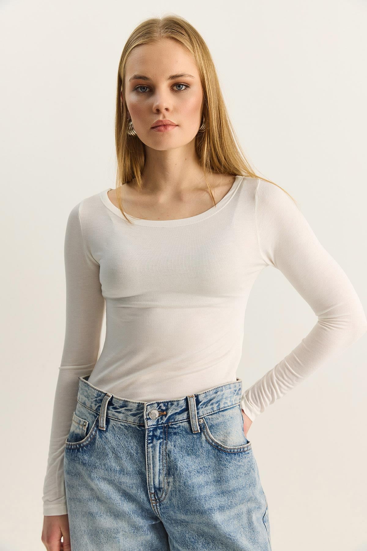 White‎ Blouse