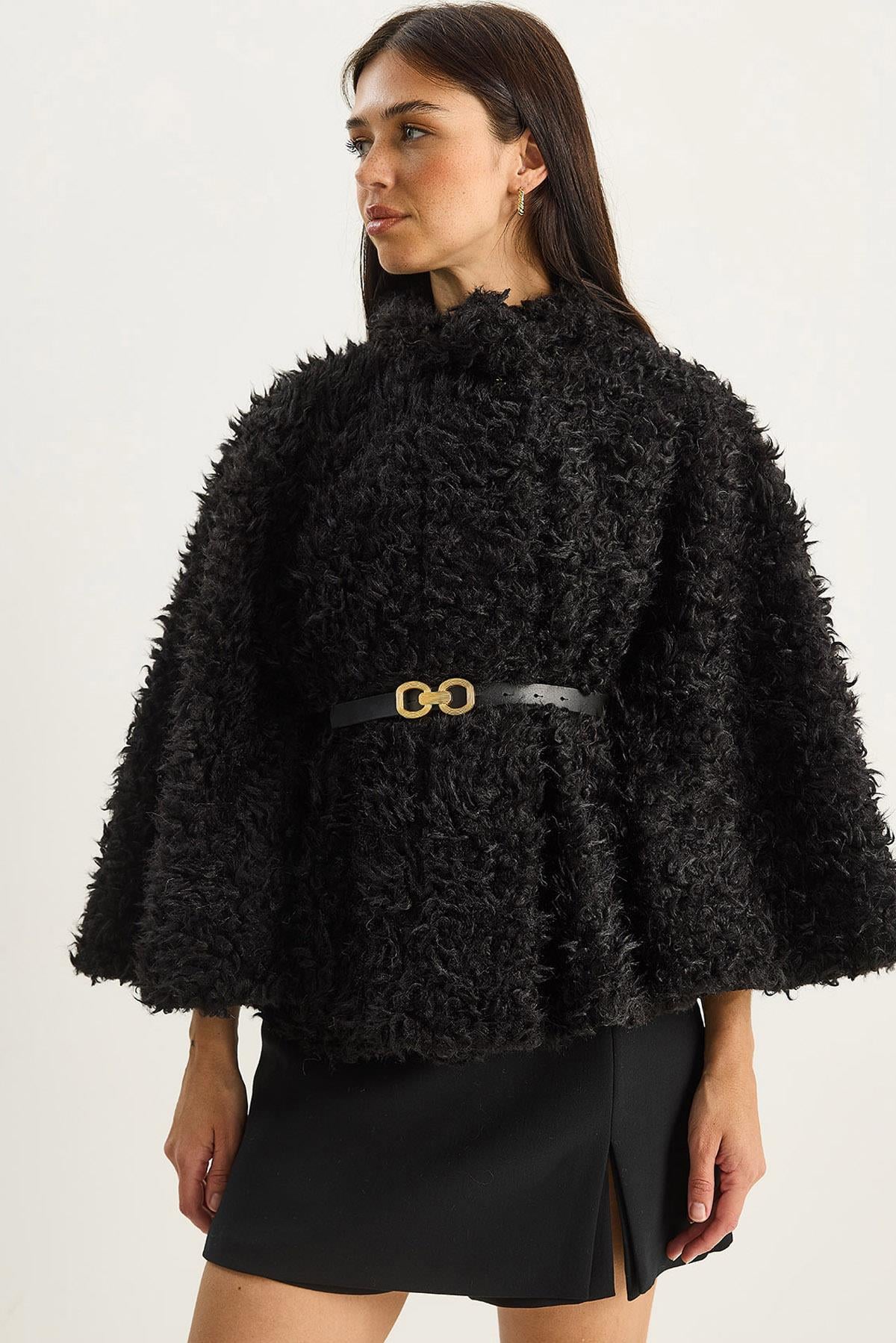 Black‎ Poncho