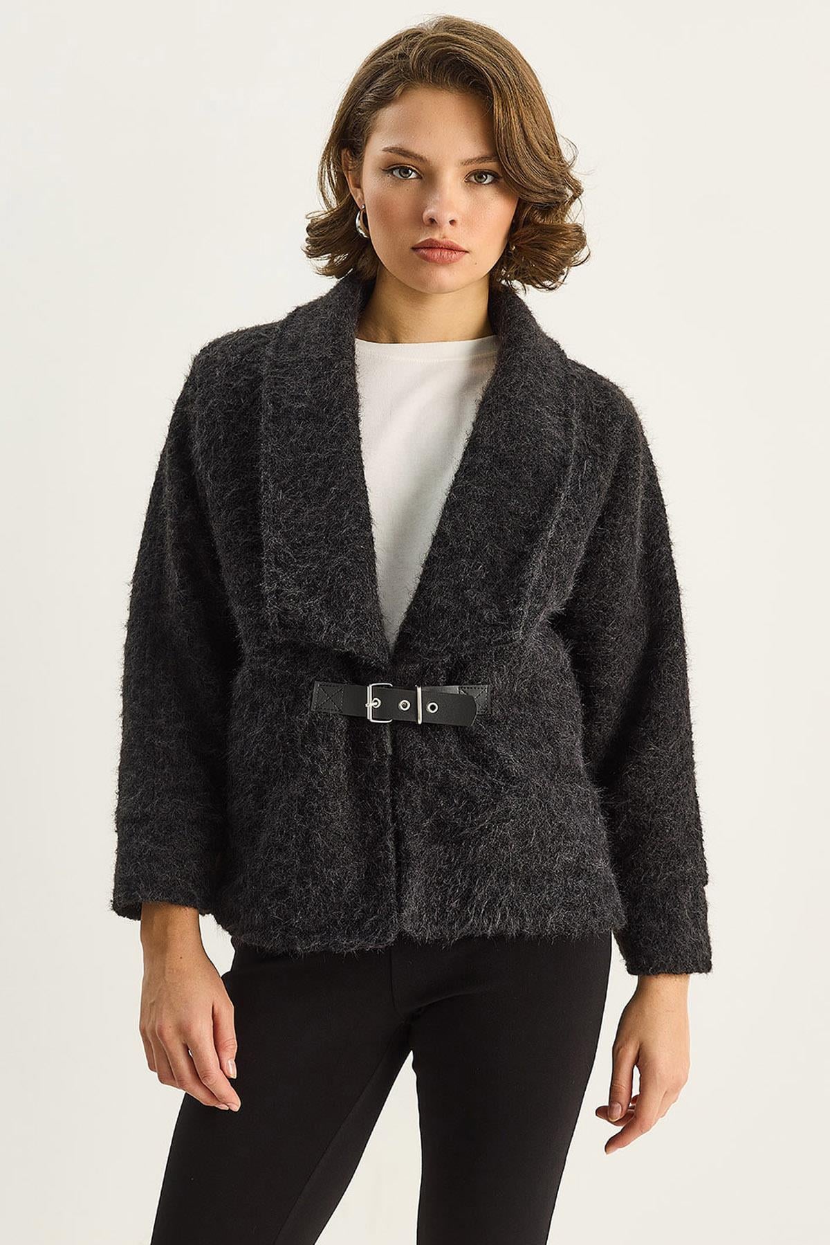 Black‎ Jacket