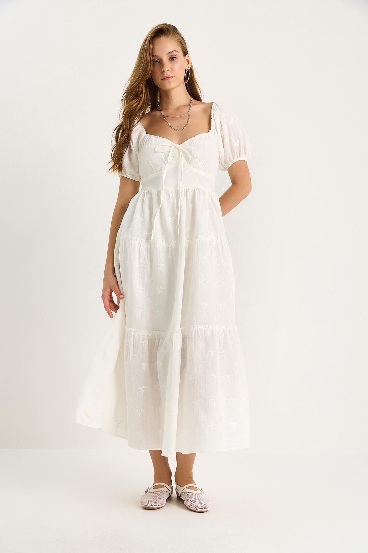 White‎ Dress