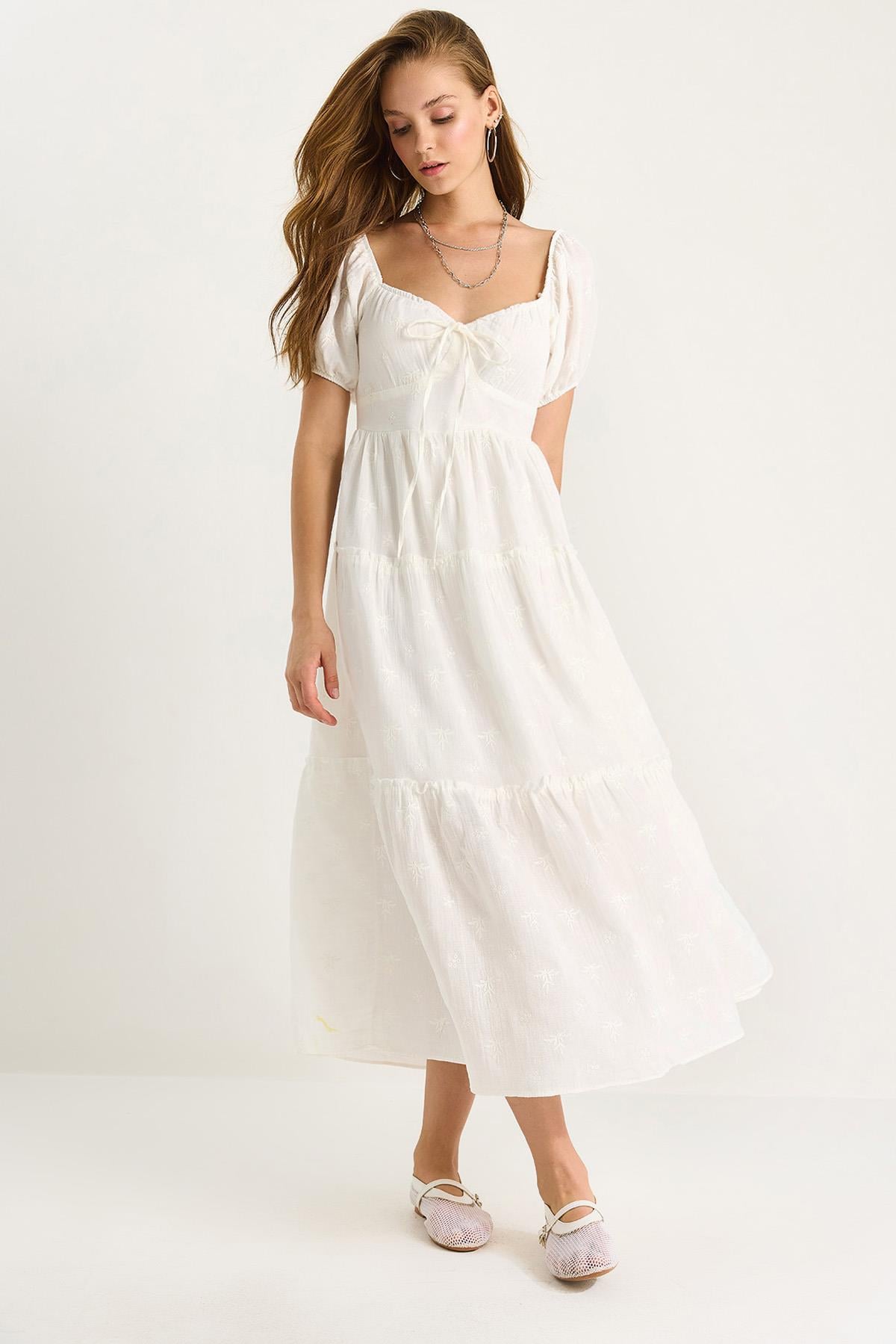 White‎ Dress