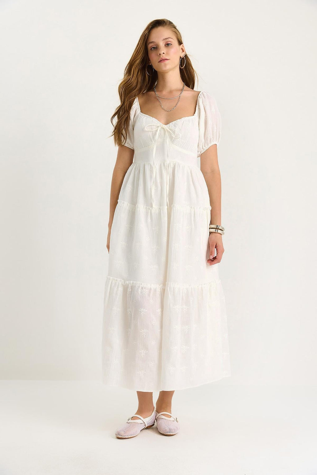 White‎ Dress