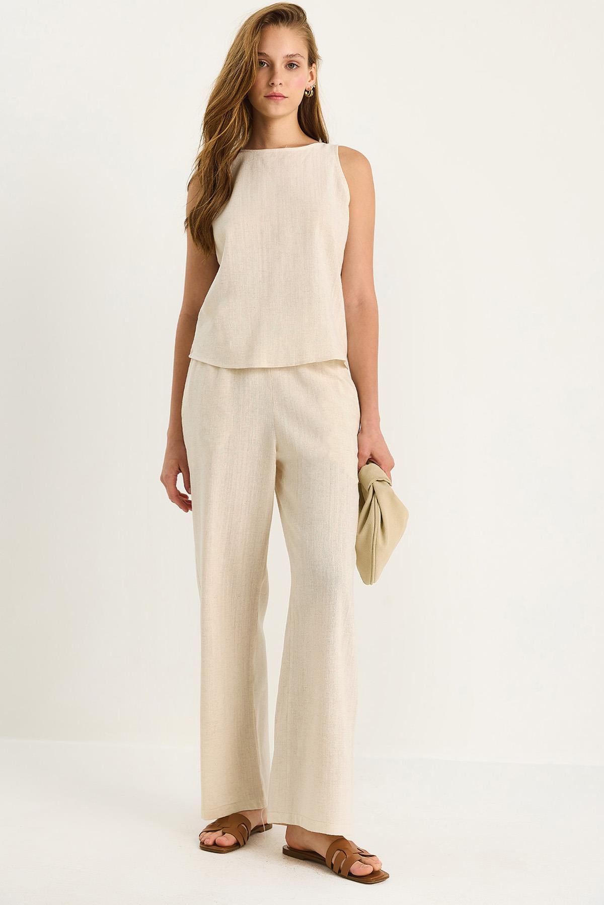 Cream‎ Outfit Set