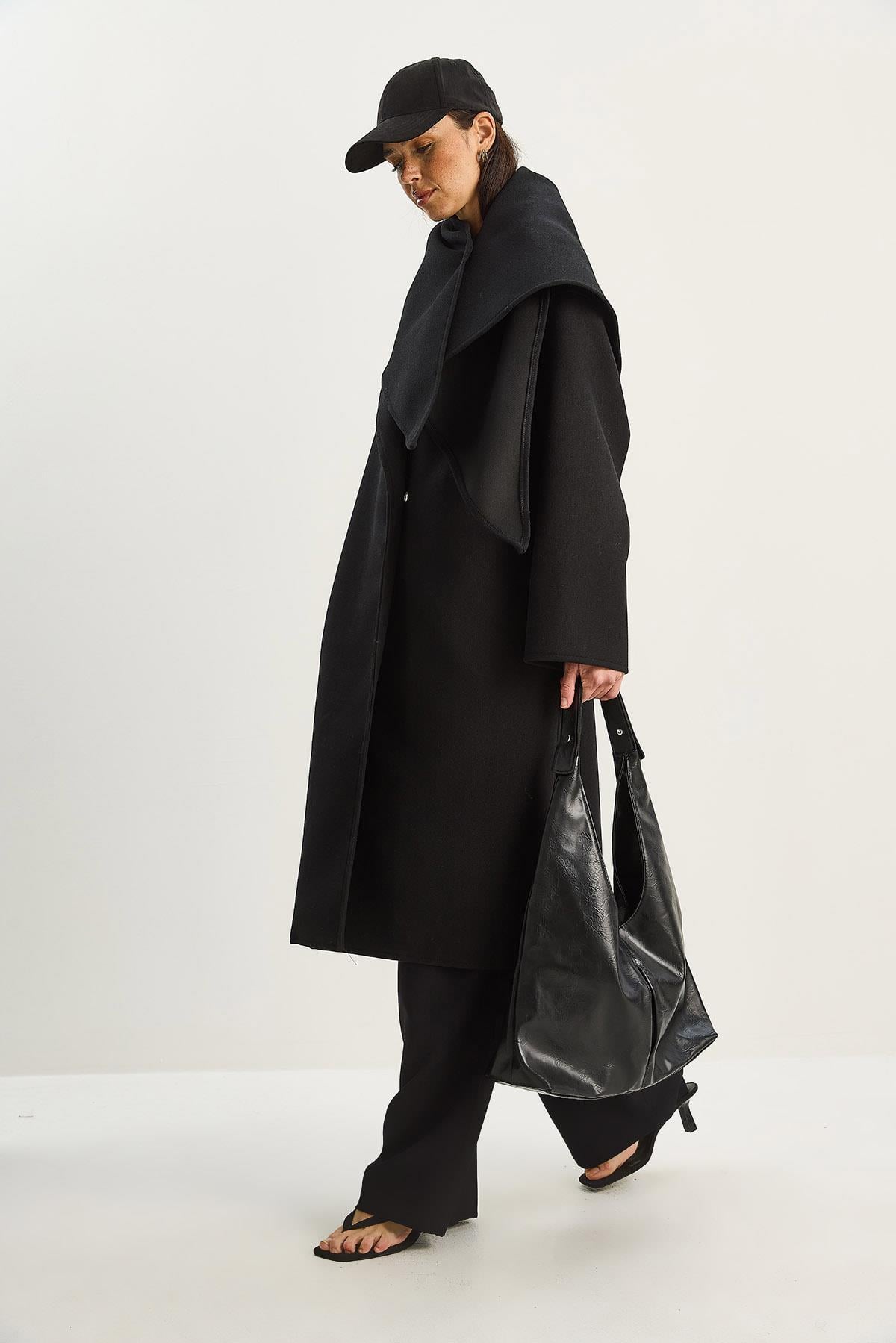 Black‎ Jacket