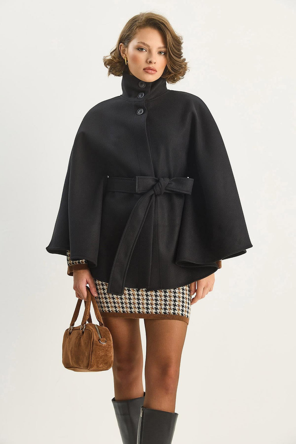 Black‎ Poncho