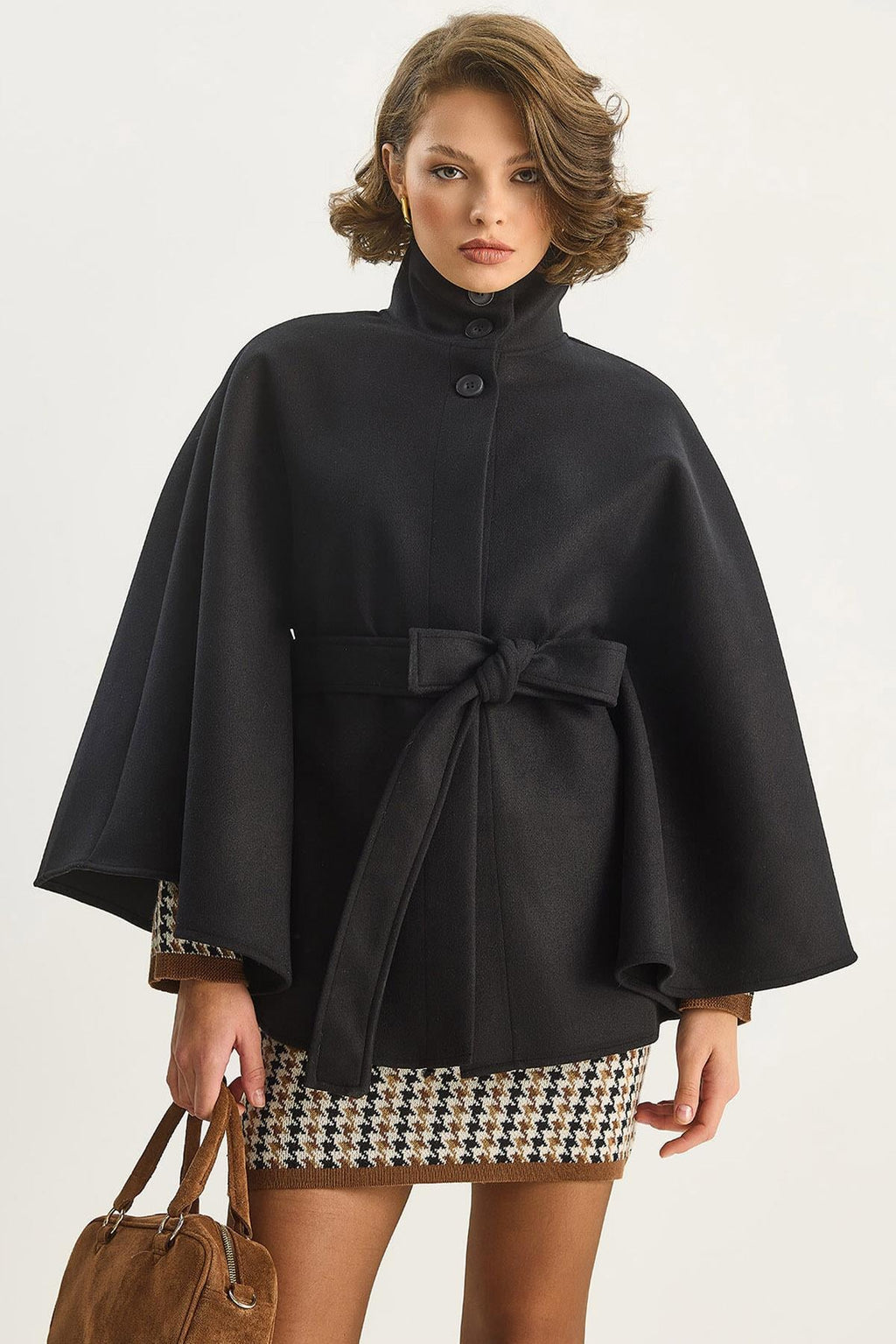 Black‎ Poncho