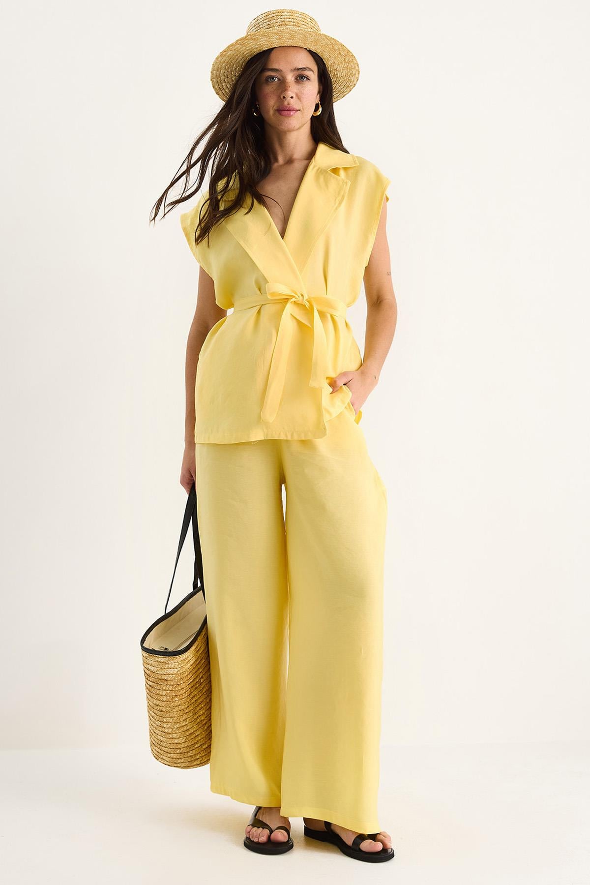Yellow‎ Outfit Set