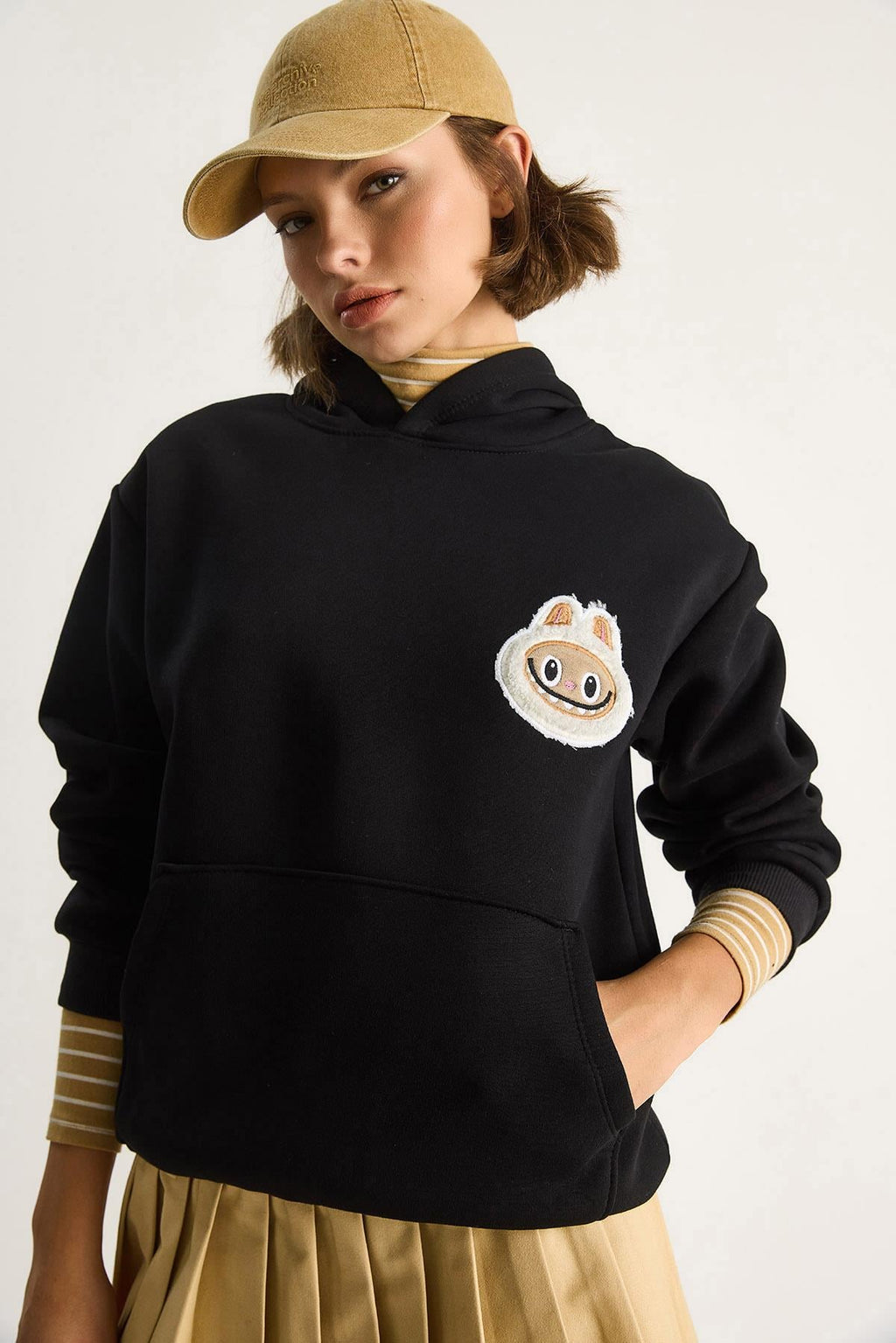 Black‎ T-Shirt
