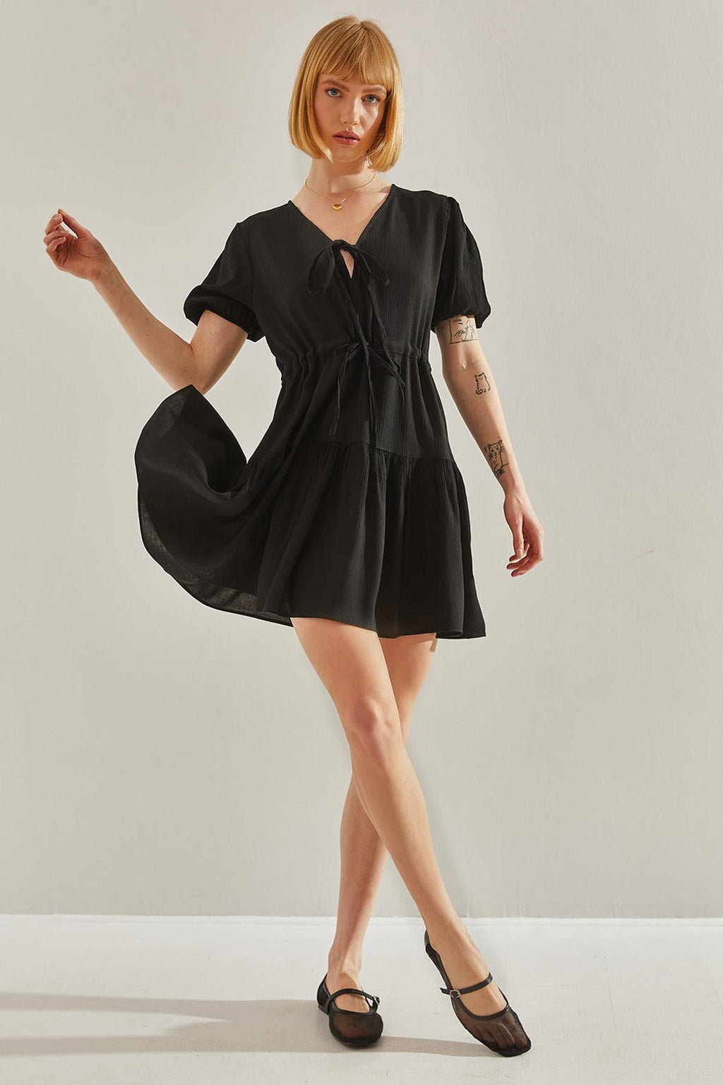 Black‎ Dress