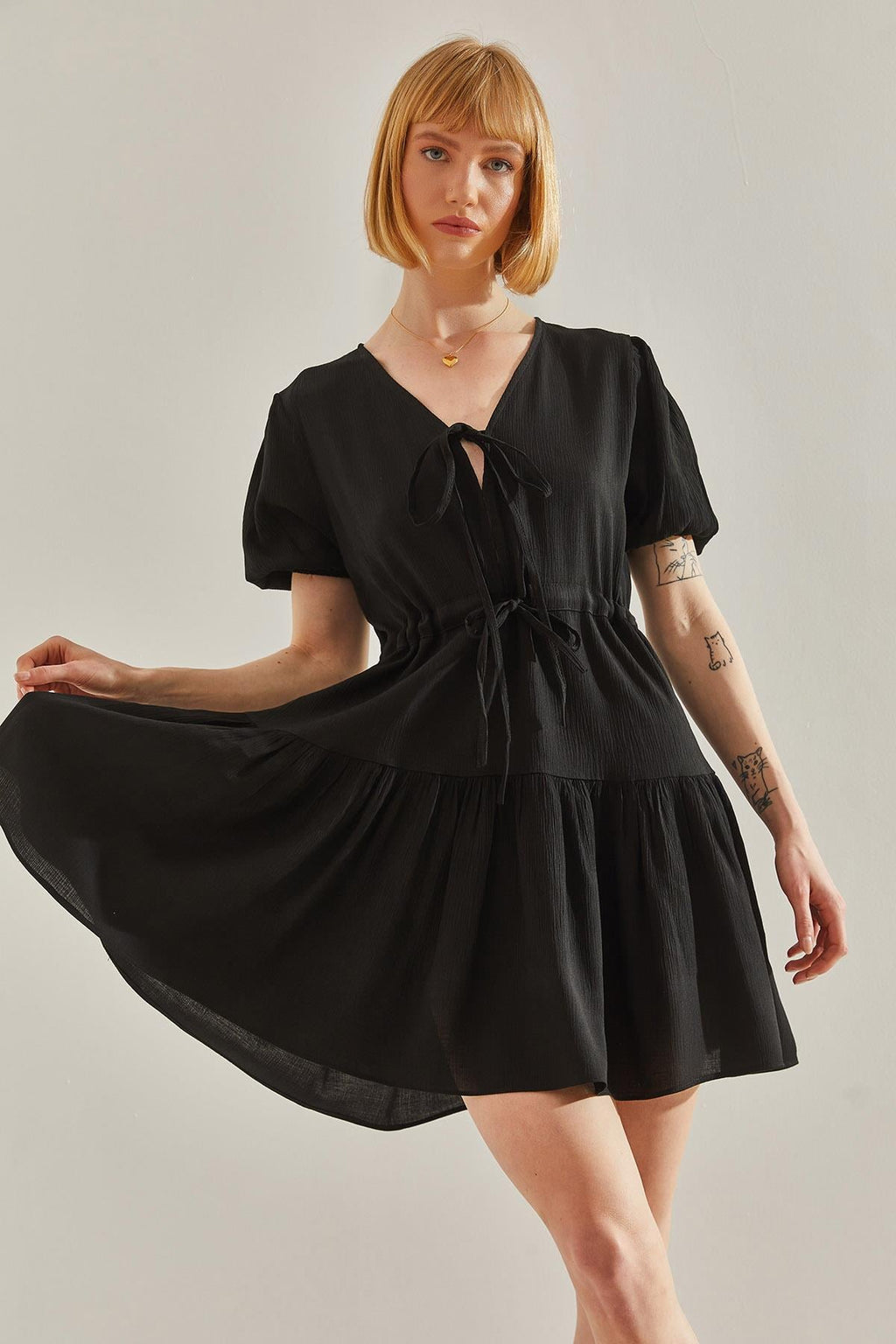 Black‎ Dress