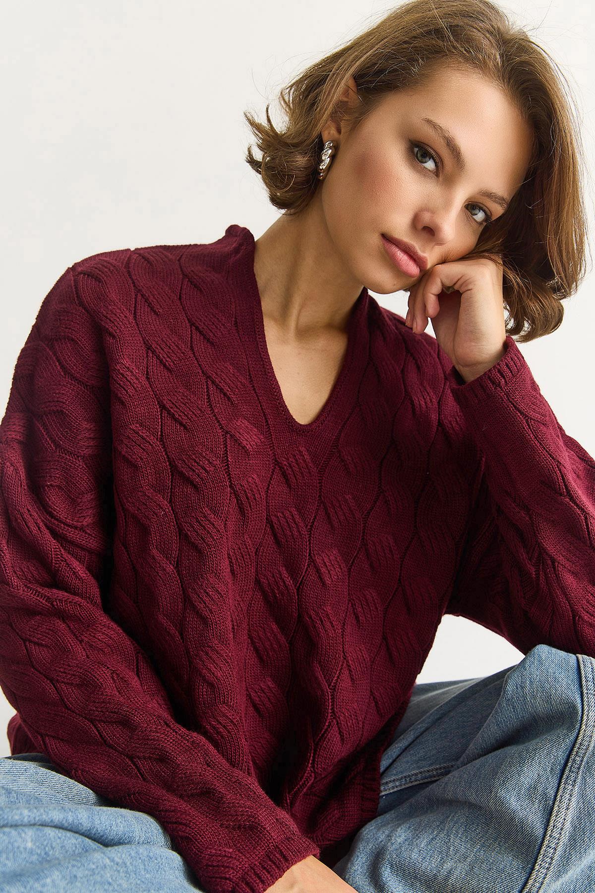 Red‎ Sweater