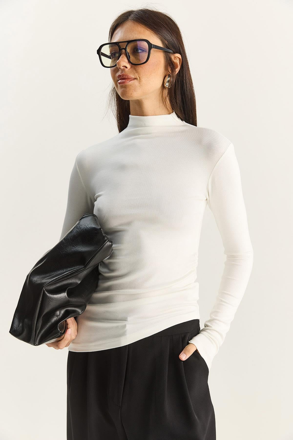 White‎ Blouse