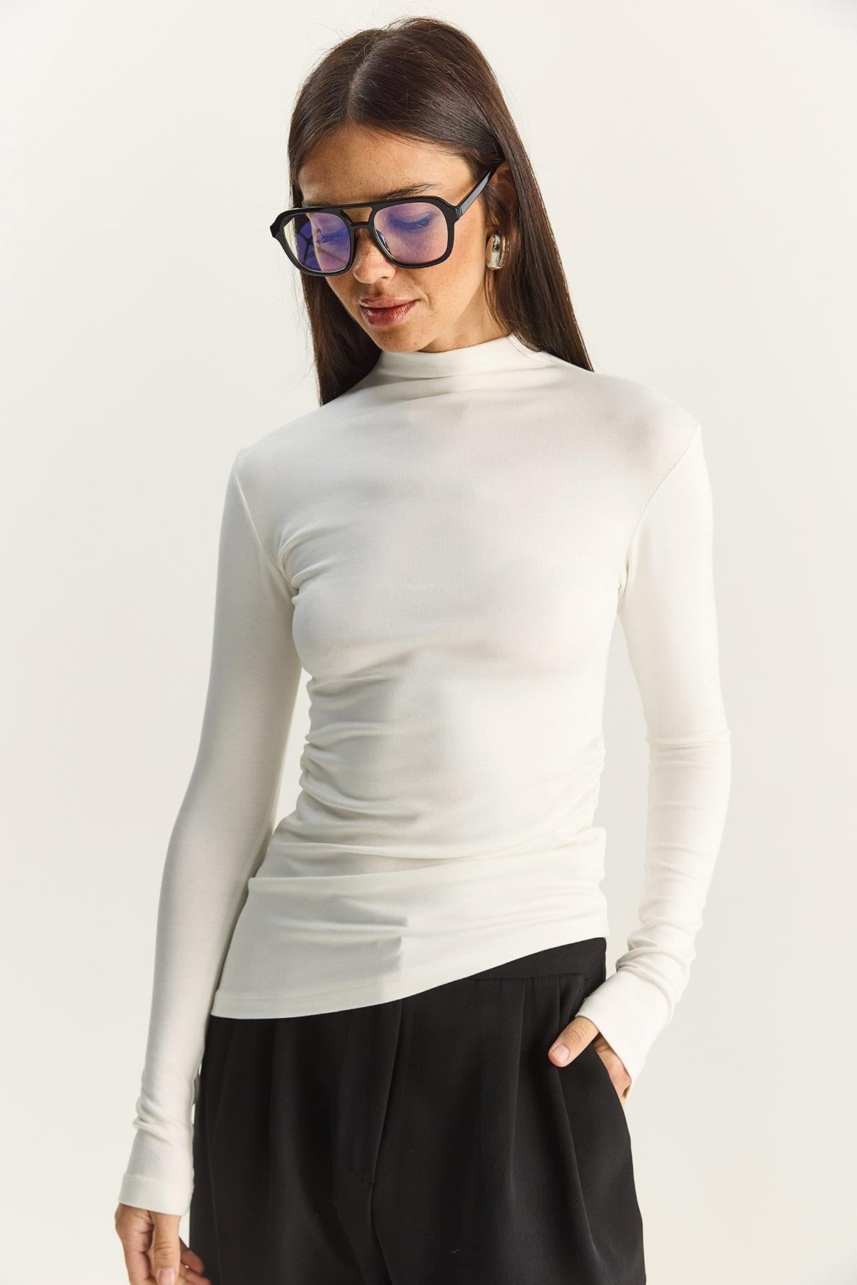 White‎ Blouse