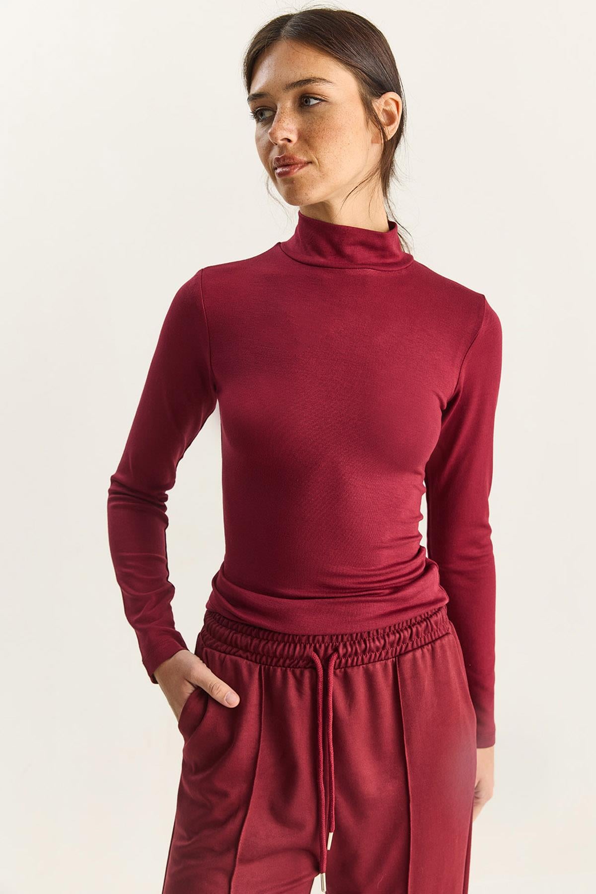 Red‎ Blouse