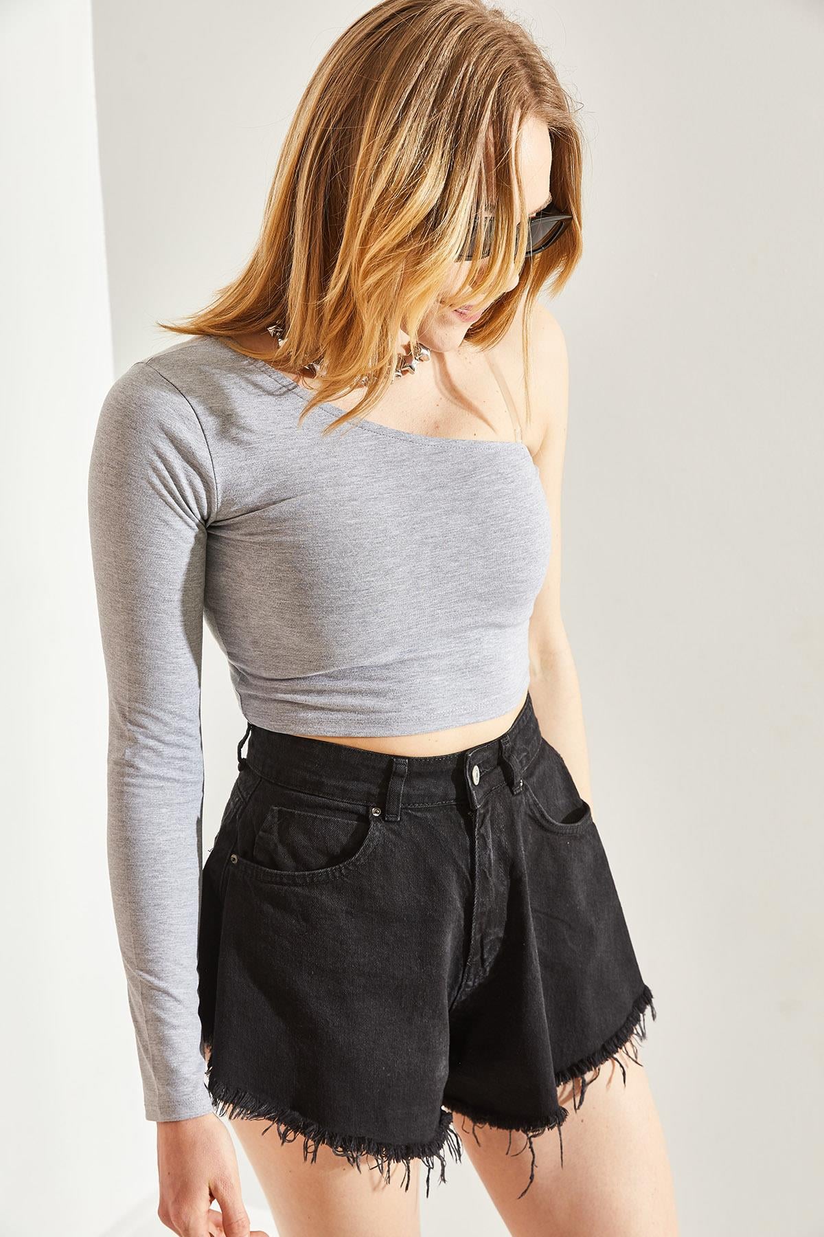 Grey‎ Blouse