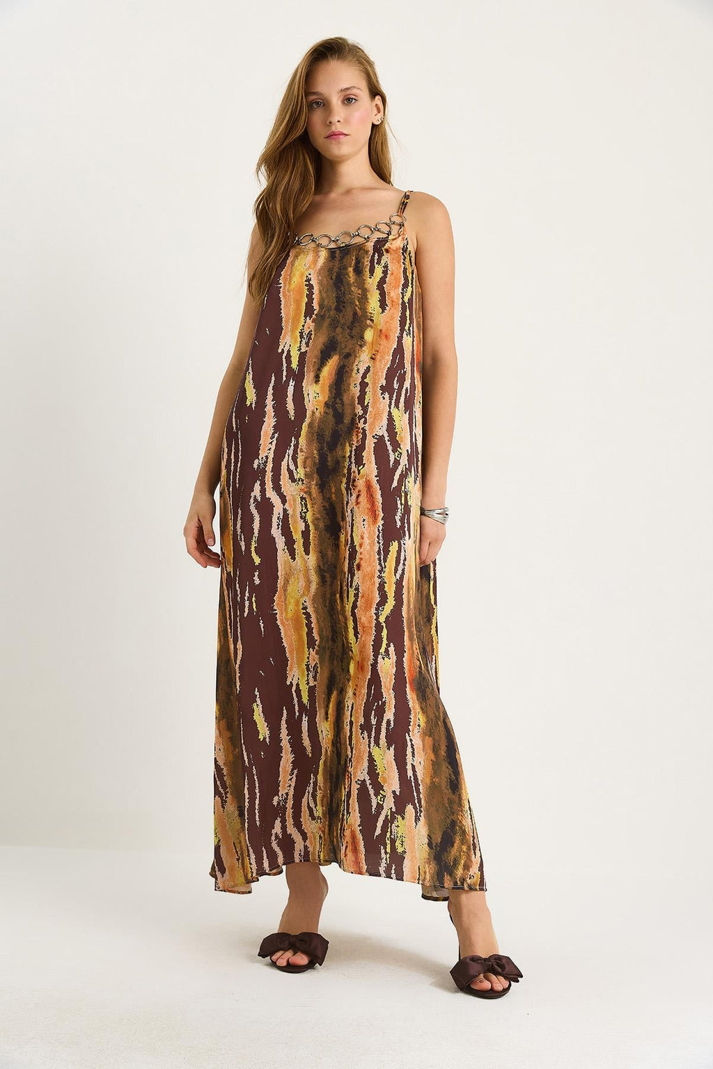 Brown‎ Dress