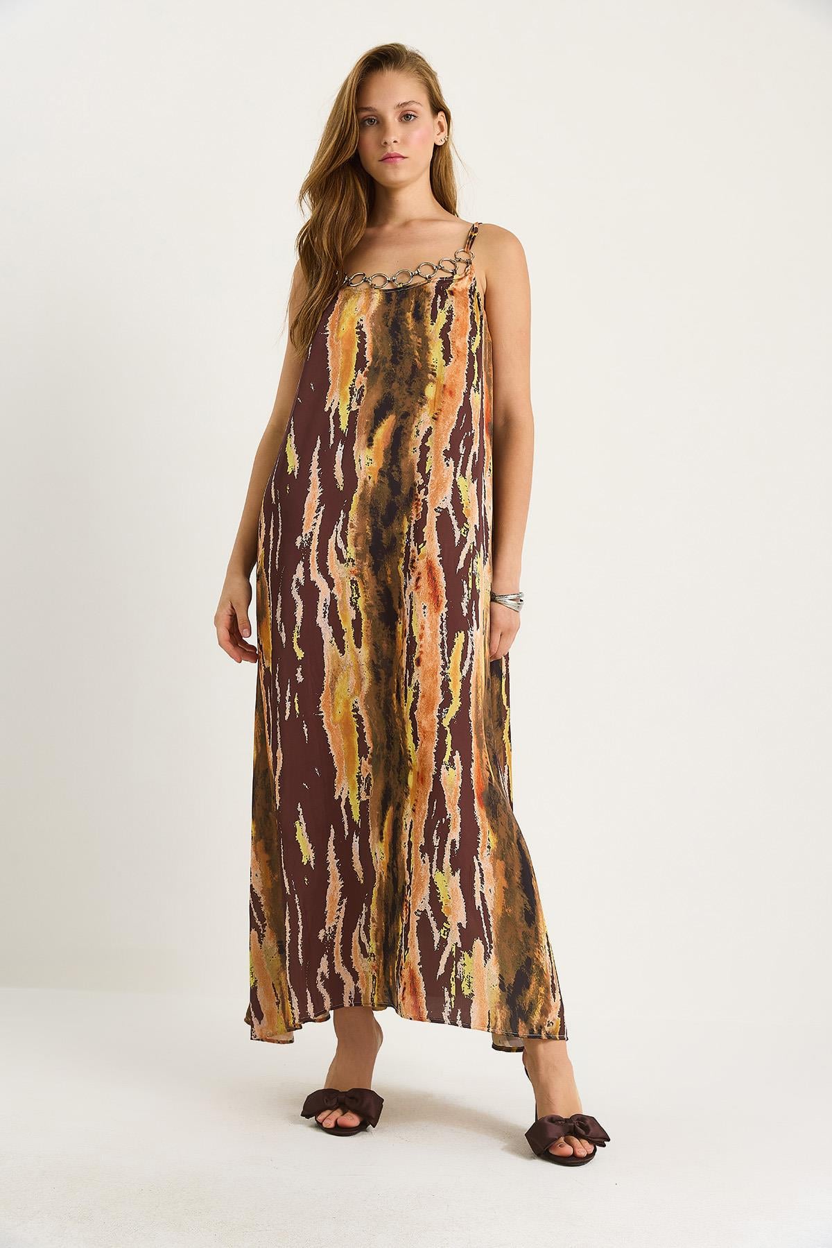 Brown‎ Dress