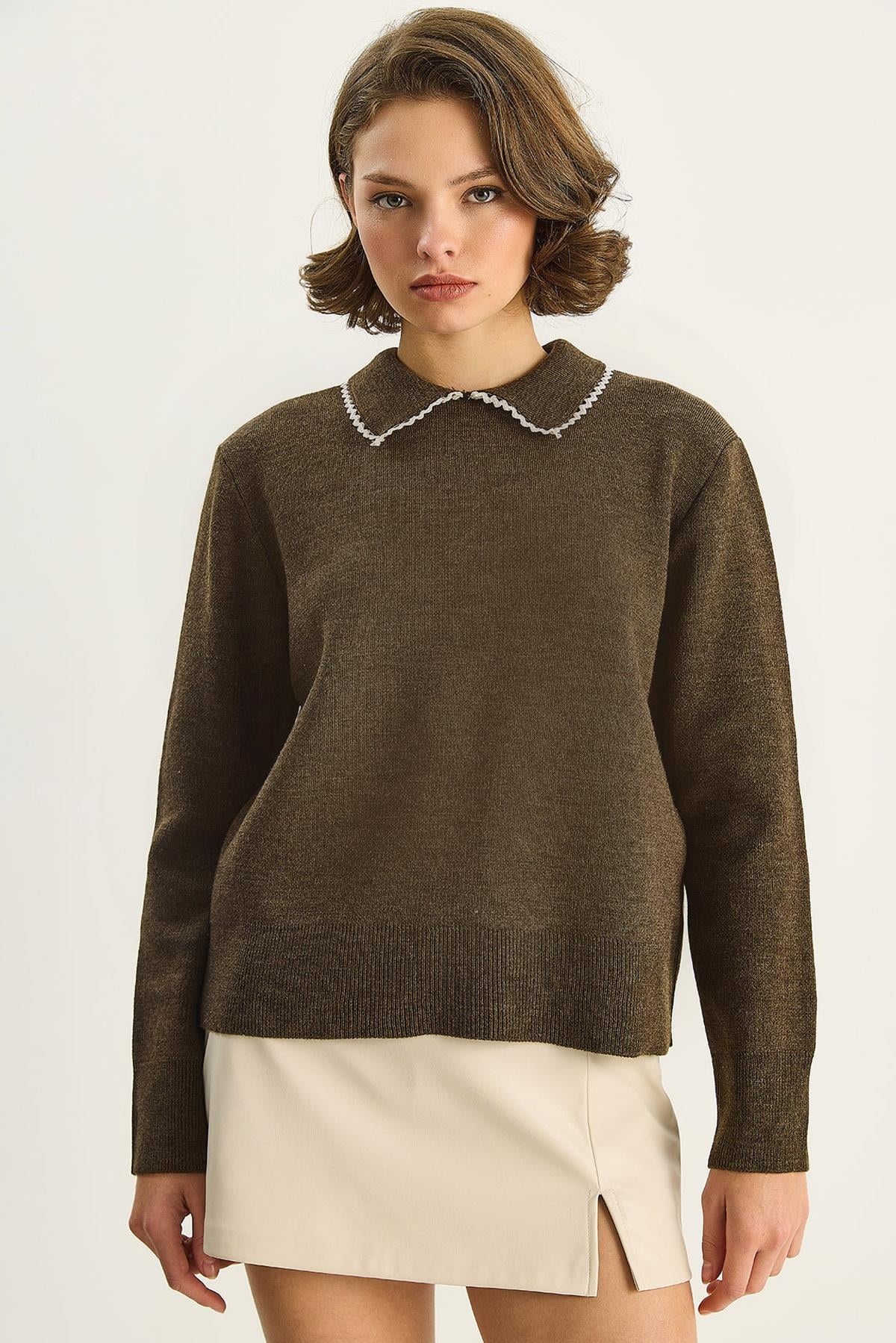Brown‎ Sweater