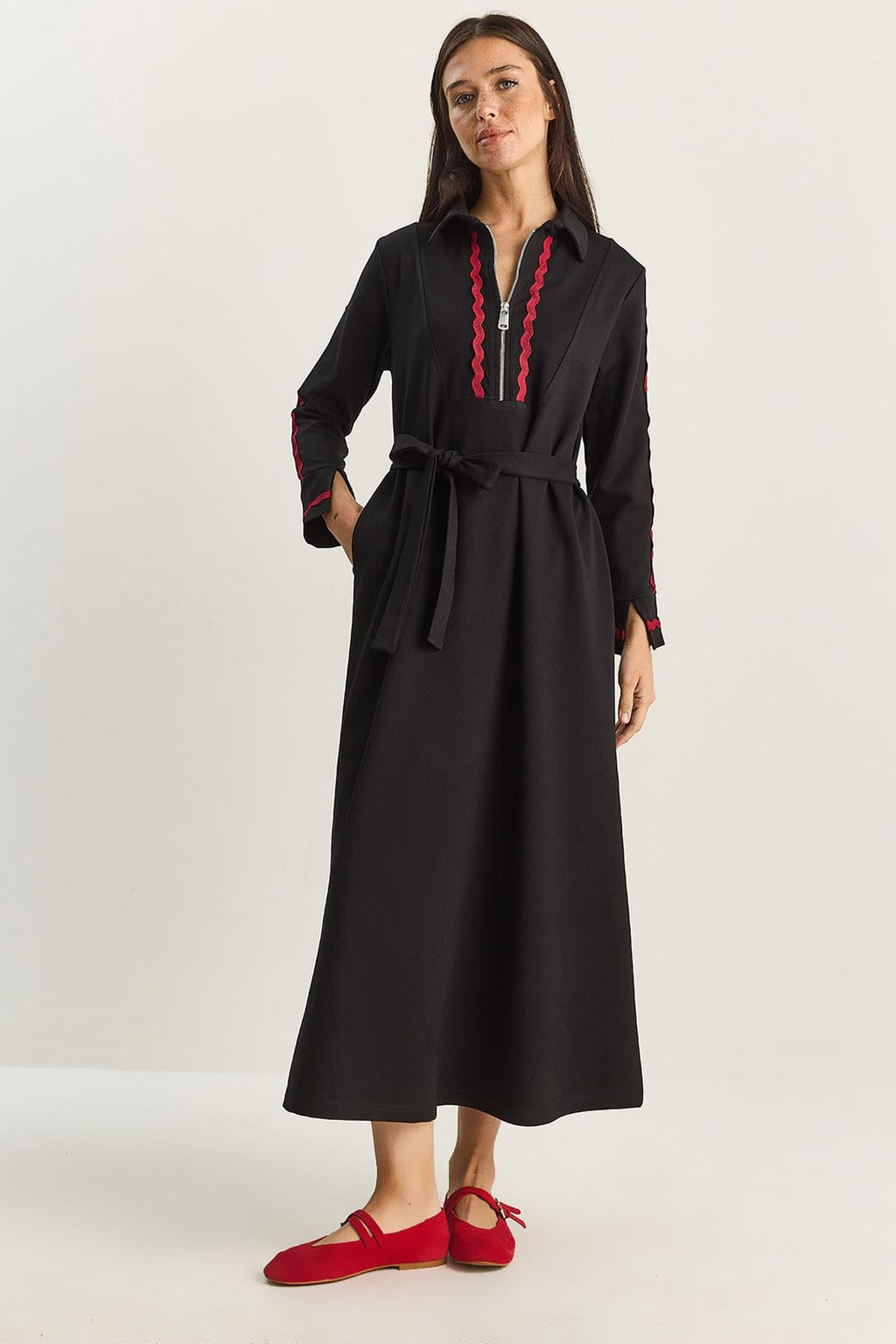 Black‎ Dress