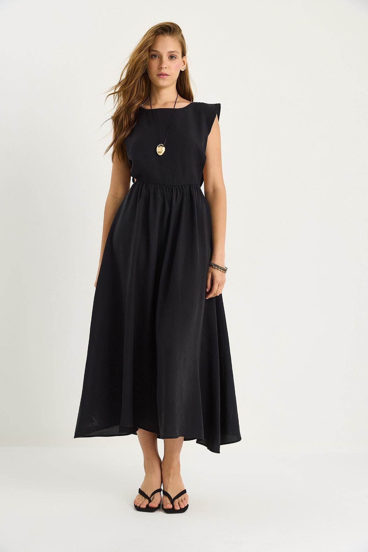 Black‎ Dress
