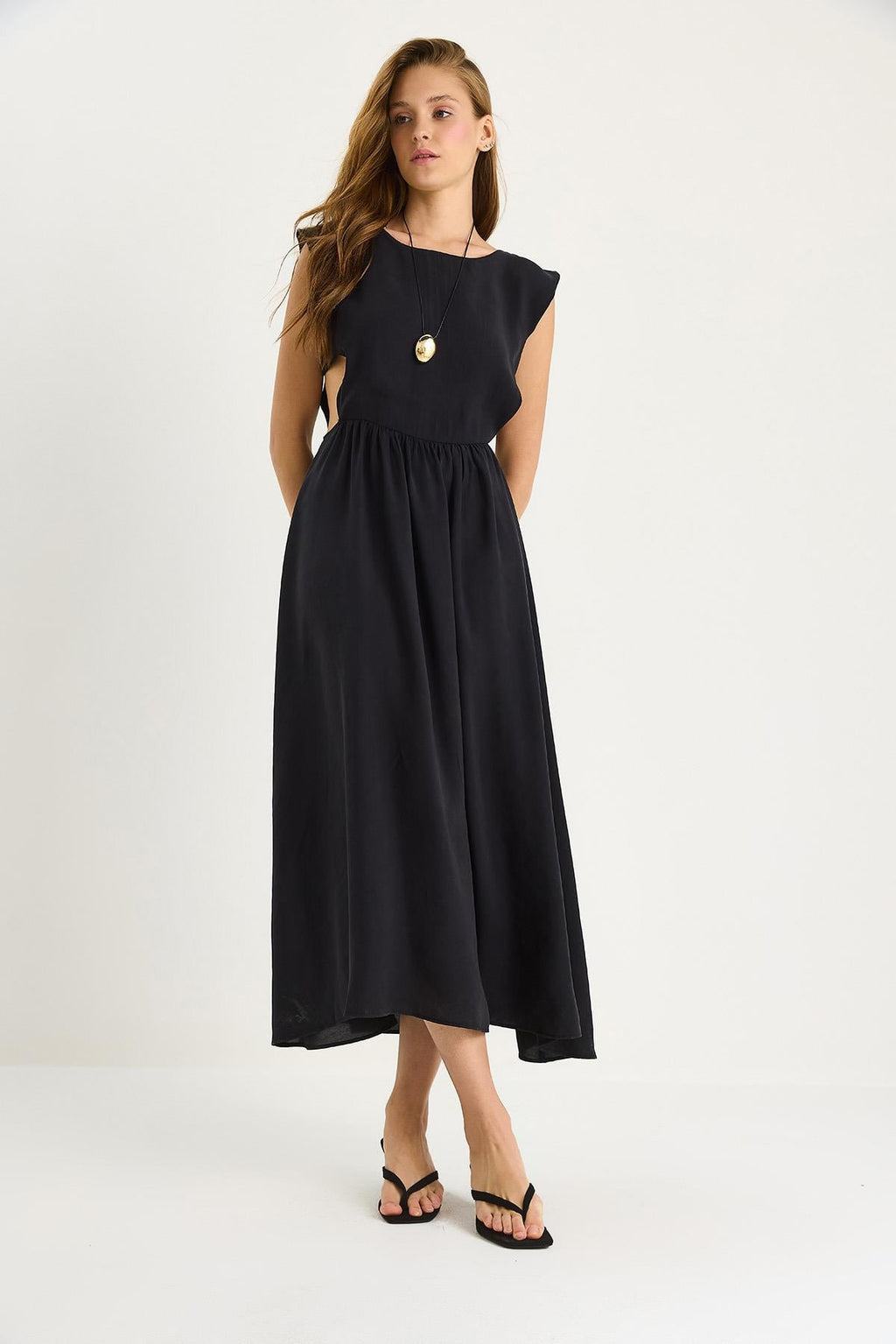 Black‎ Dress