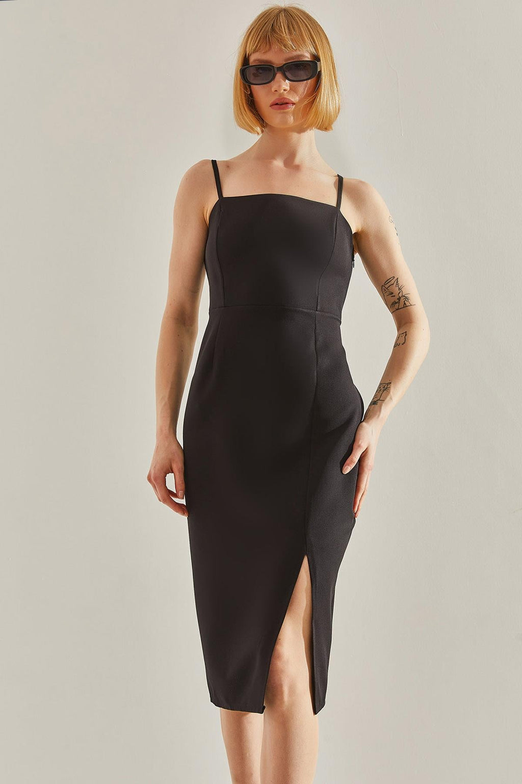 Black‎ Dress
