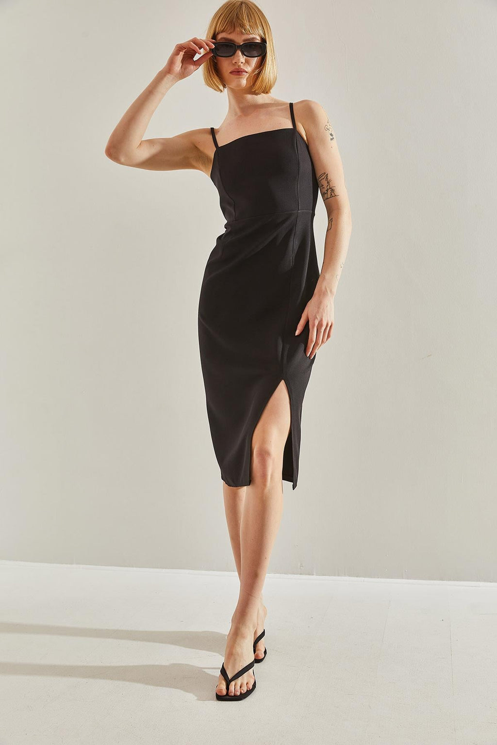 Black‎ Dress