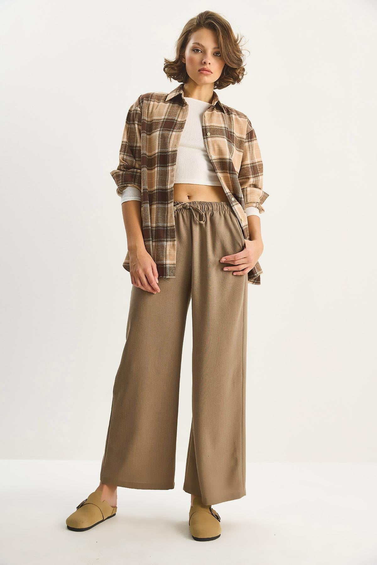 Women's High Waist Elastic Waist Tie Detail Pocketed Fabric Wide Leg Trousers 4031 60283636 - Mink