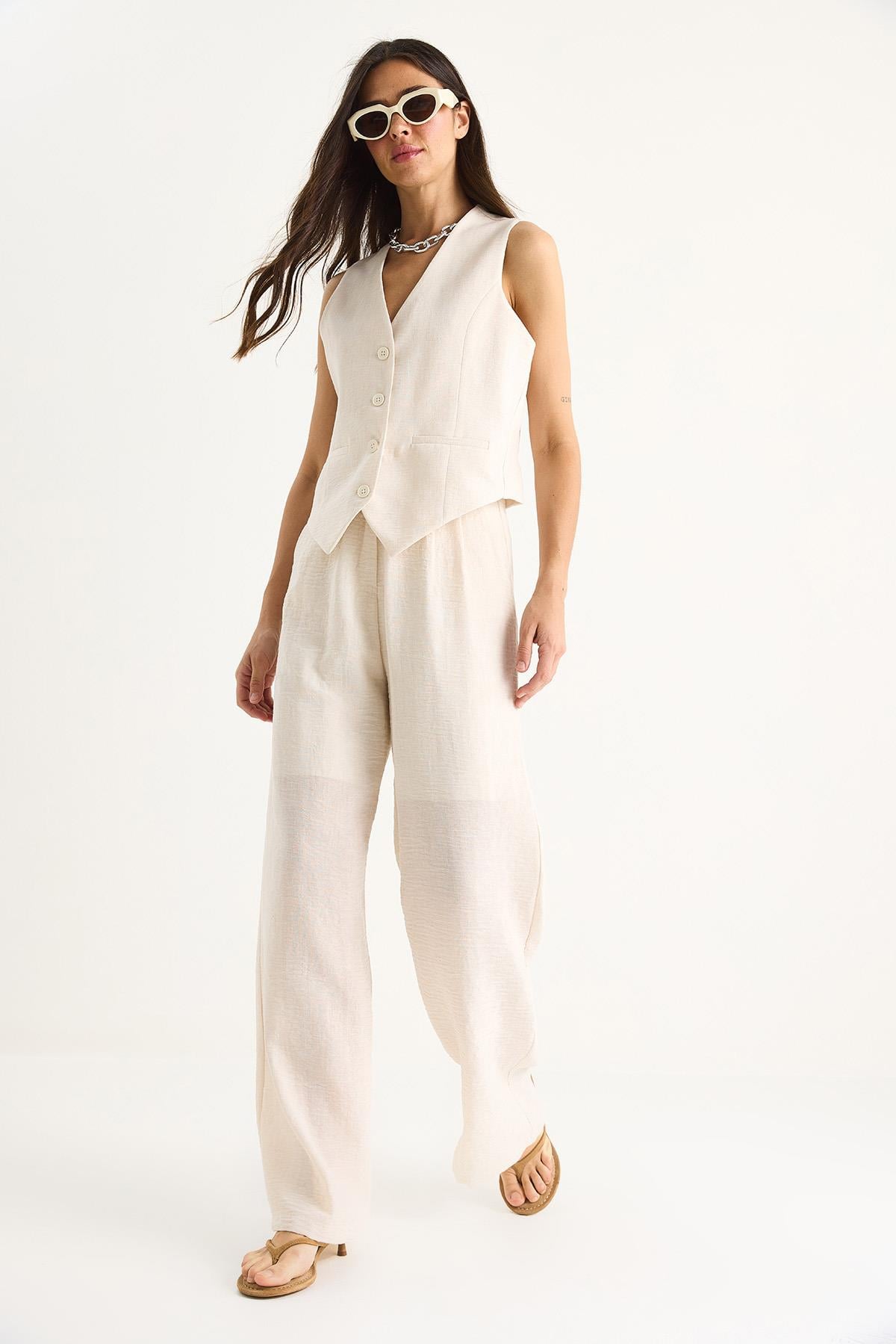 Cream‎ Outfit Set