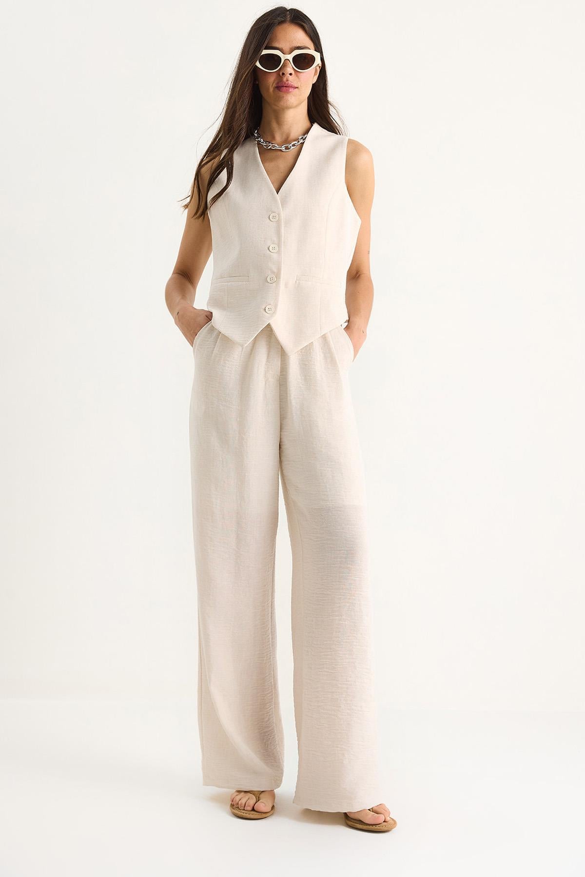 Cream‎ Outfit Set