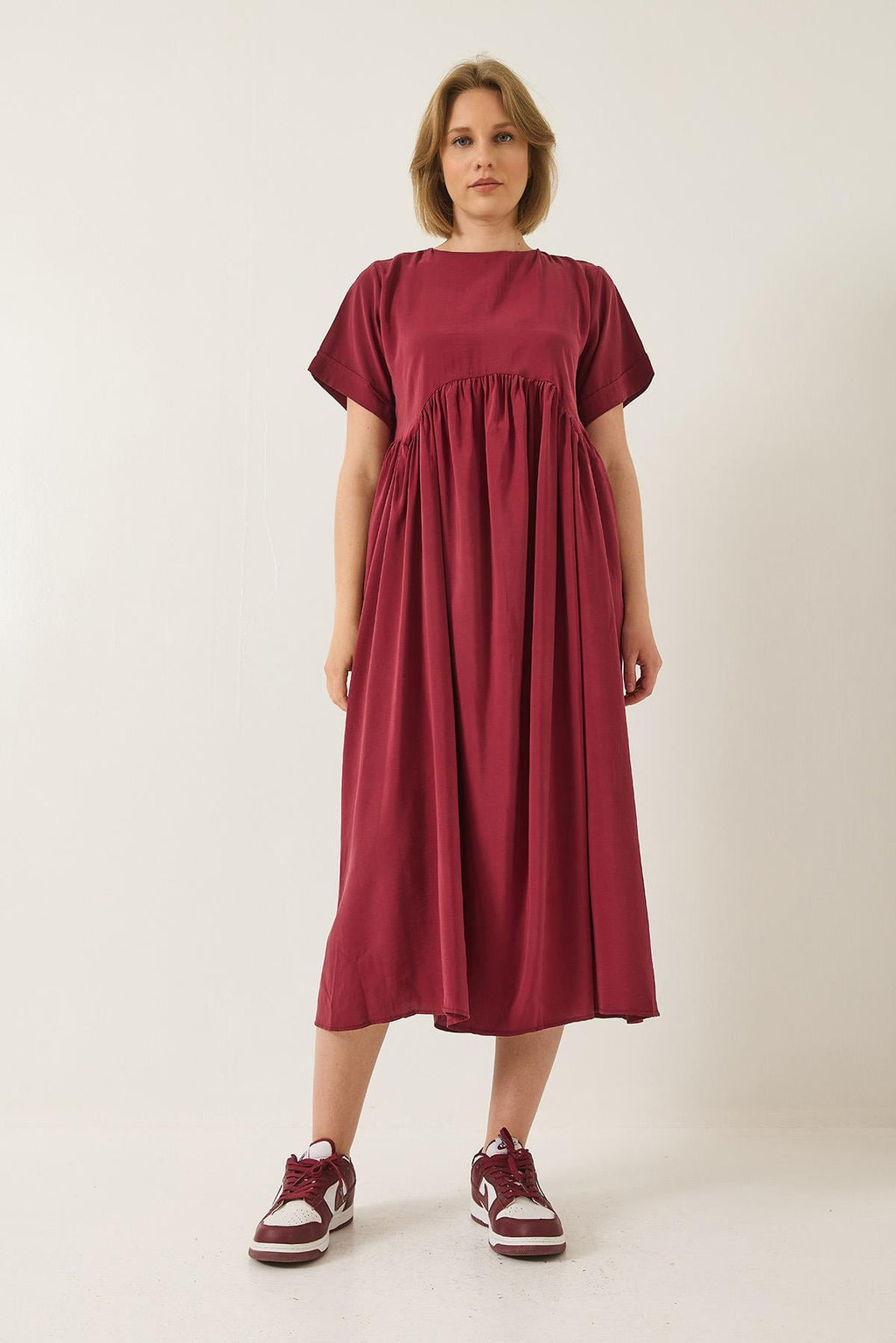 Red‎ Dress
