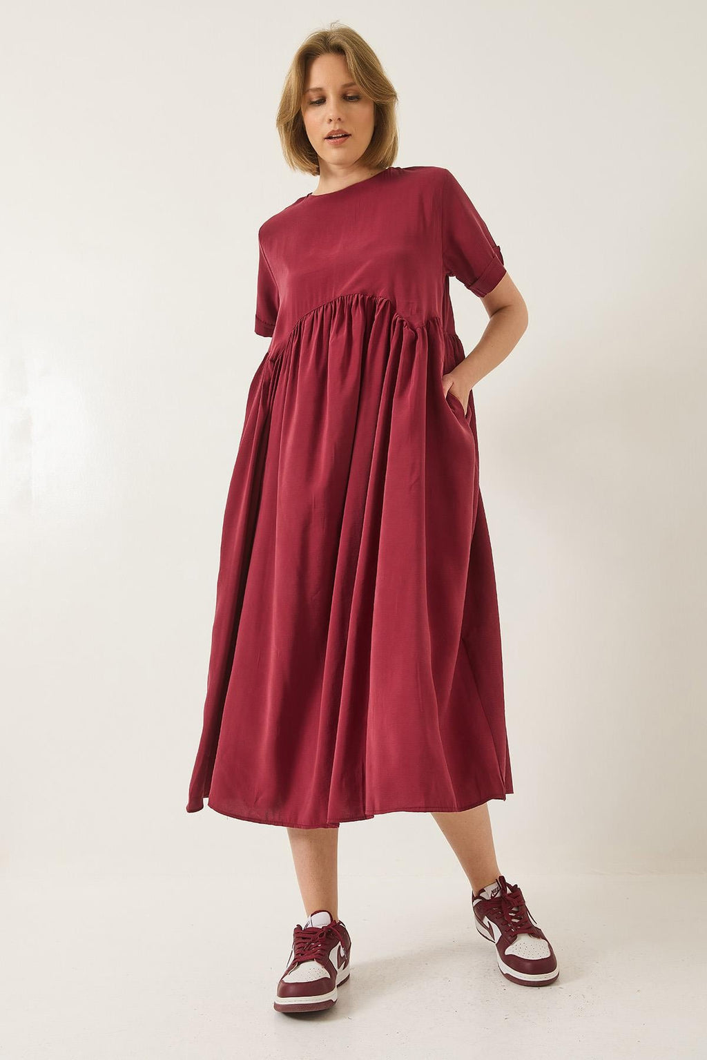 Red‎ Dress