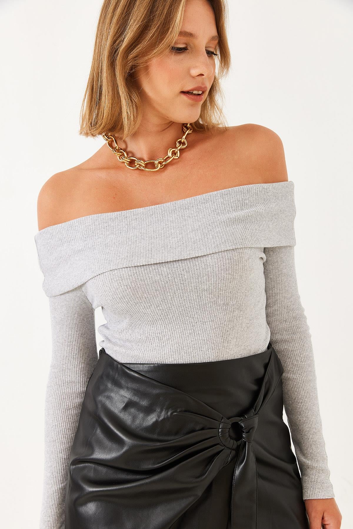 Grey‎ Blouse