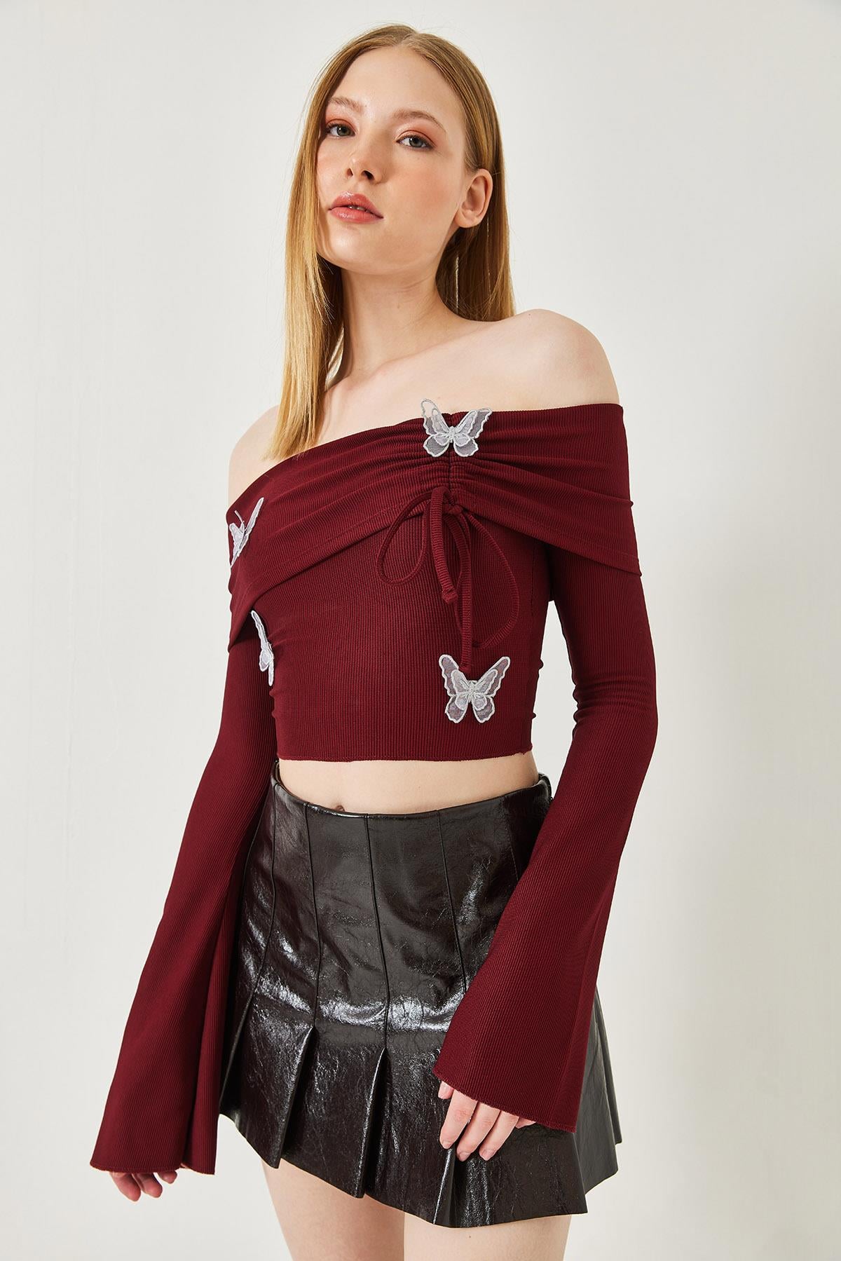 Red‎ Blouse
