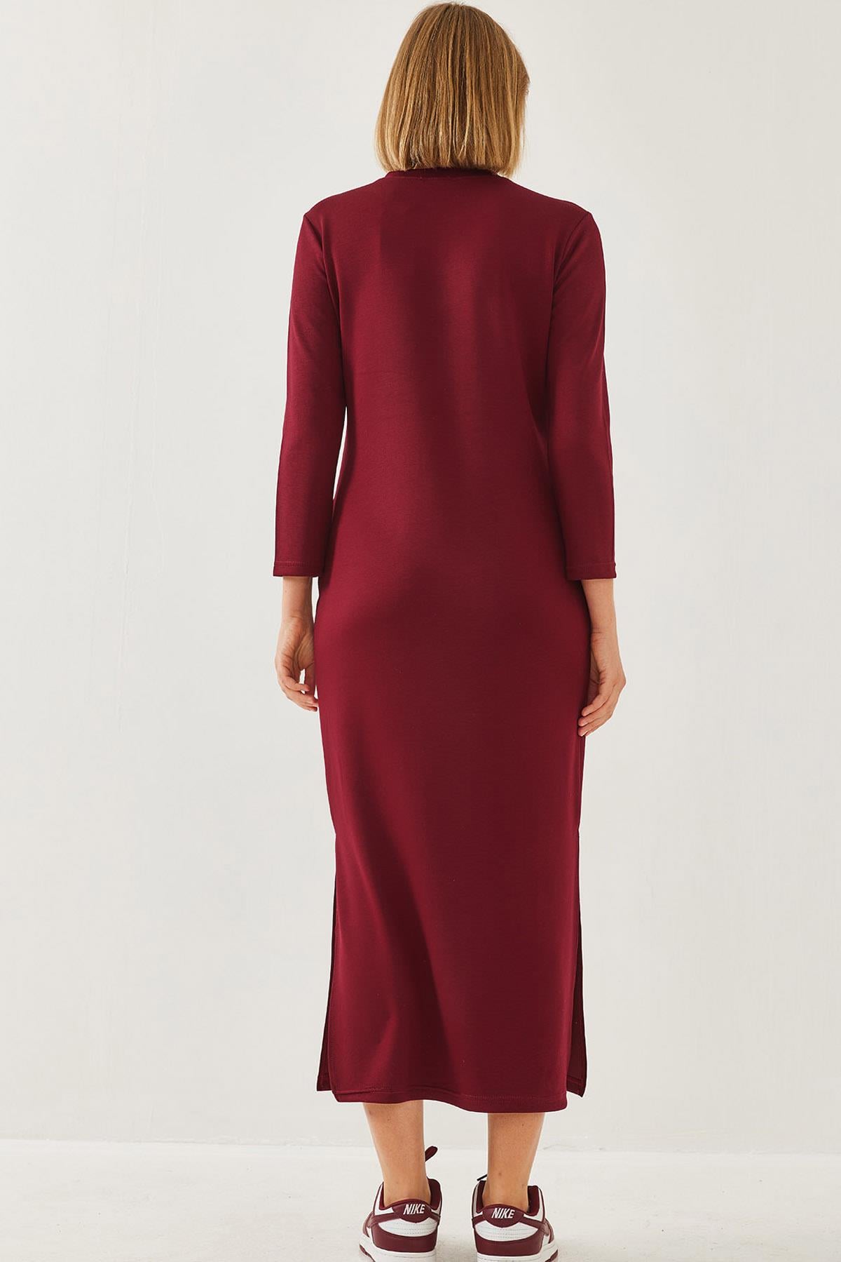 Red‎ Dress