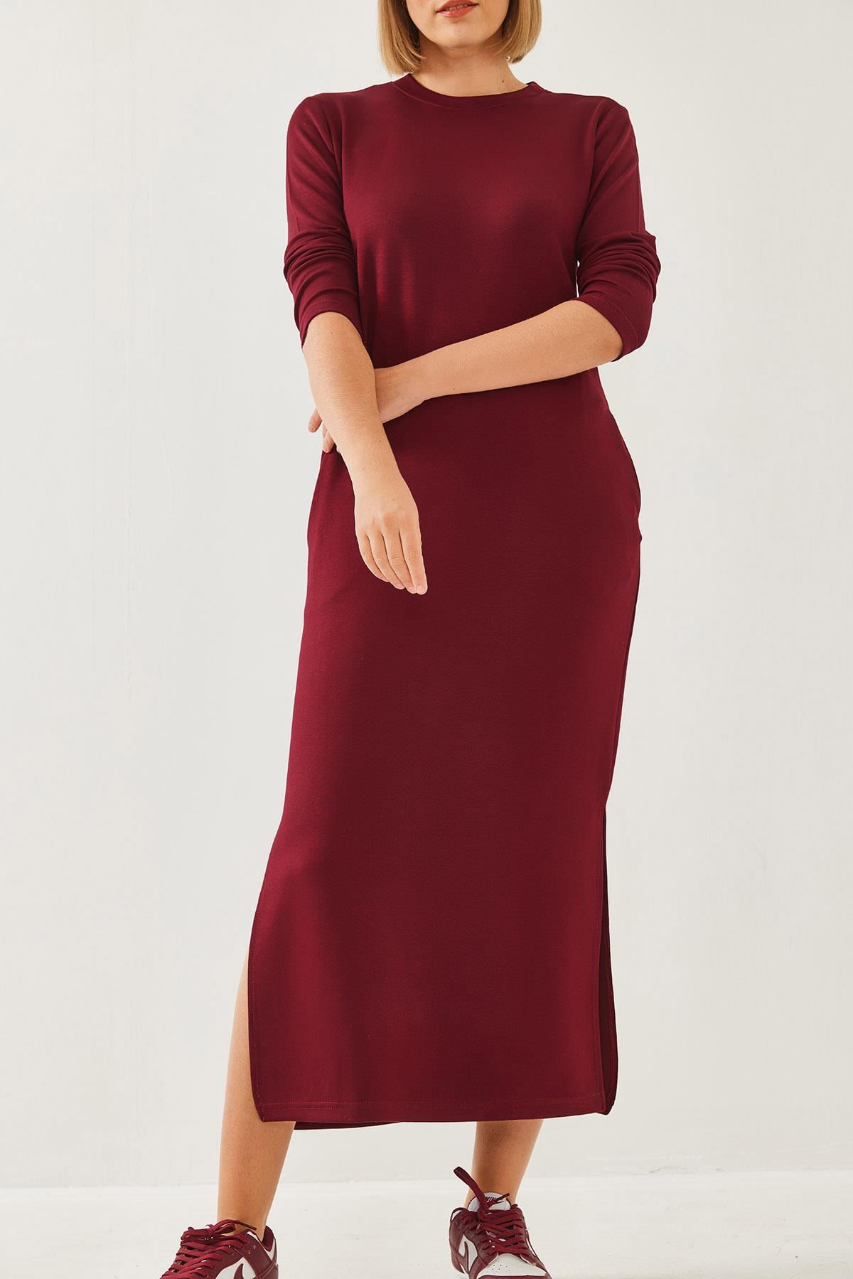 Red‎ Dress