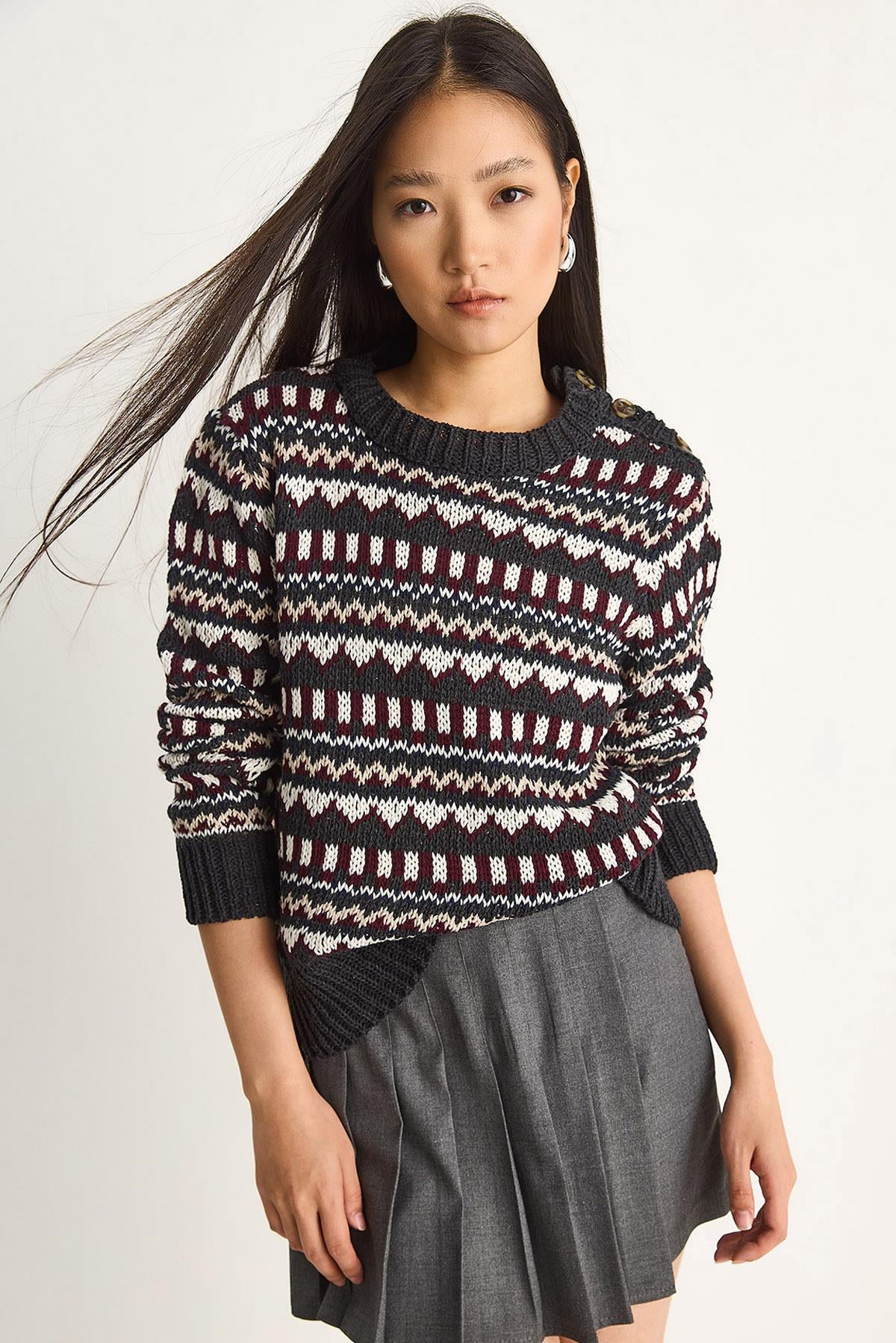 Grey‎ Sweater