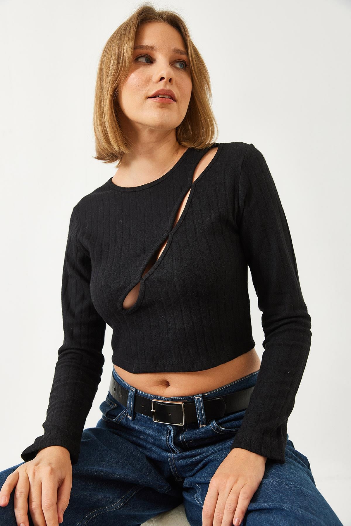 Black‎ Blouse
