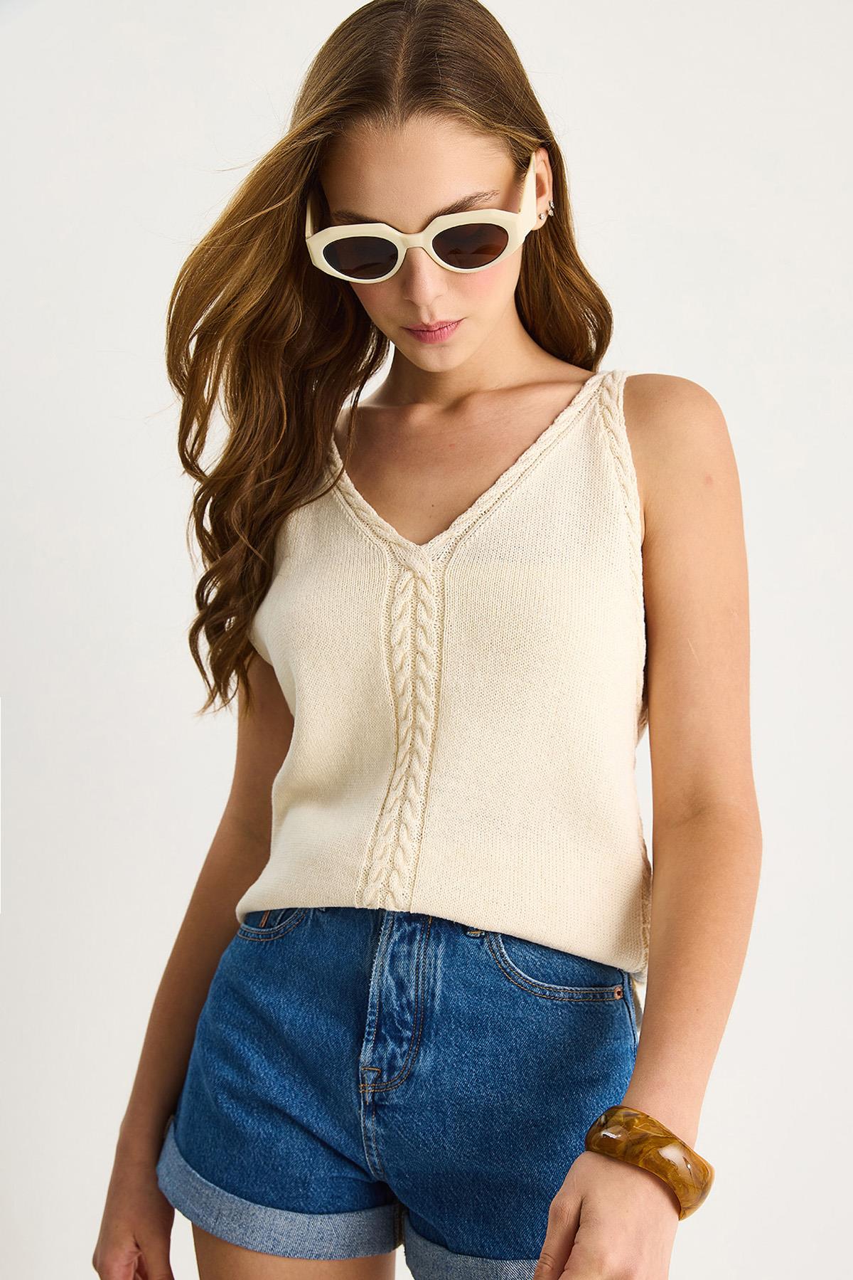 Cream‎ Blouse
