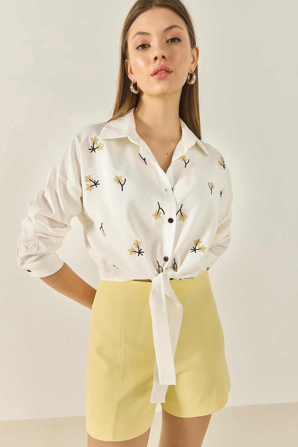 White‎ Shirt