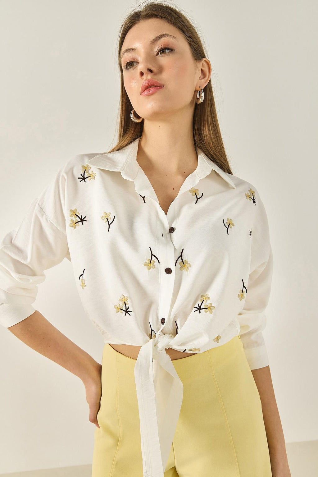 White‎ Shirt