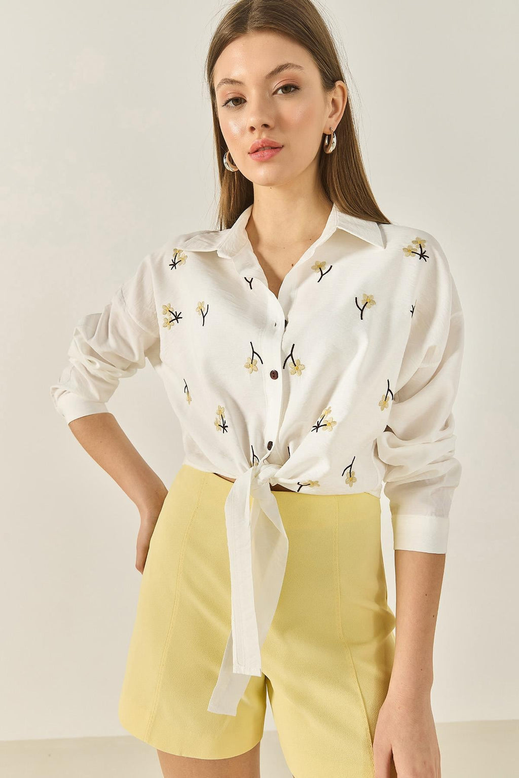 White‎ Shirt