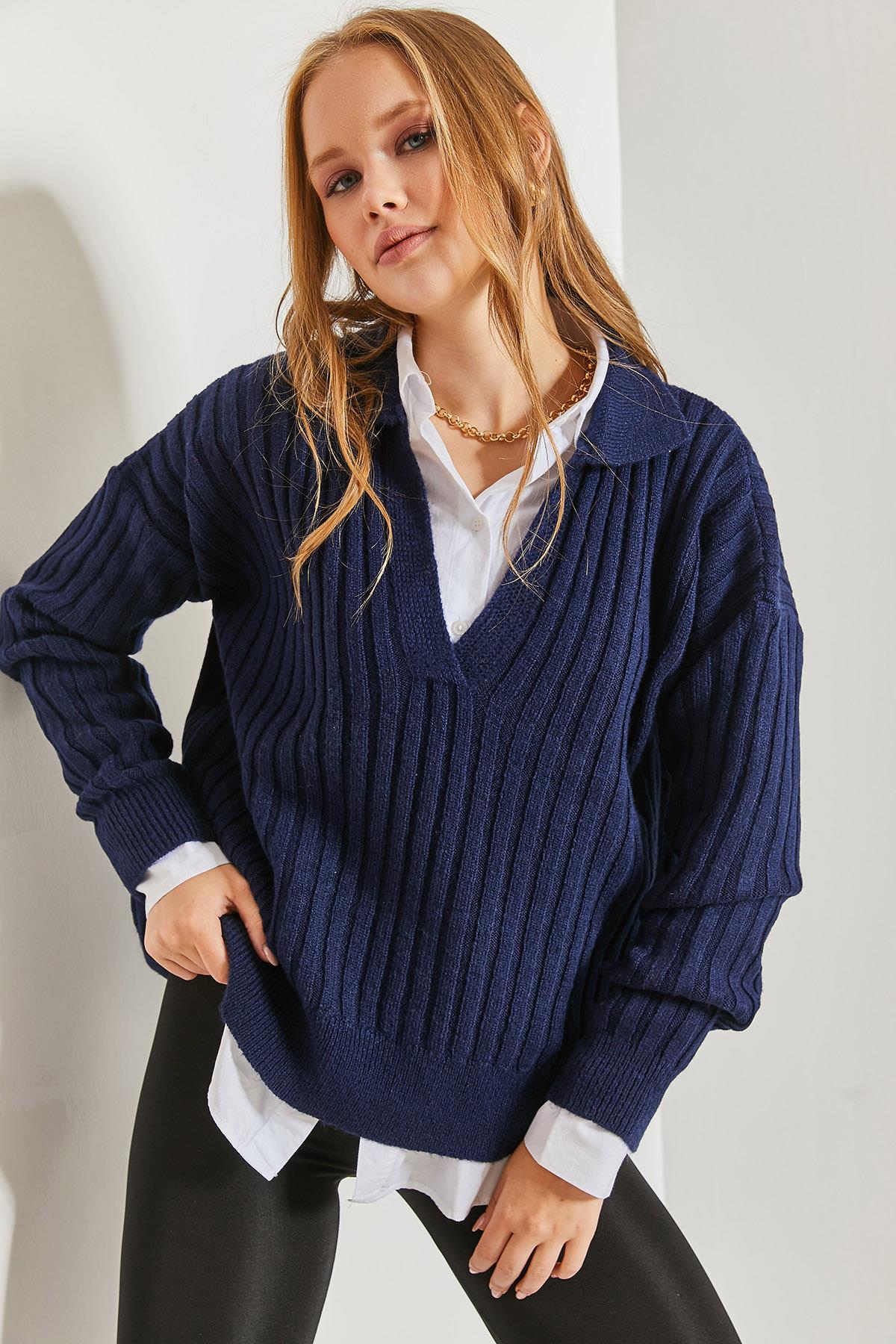 Blue‎ Sweater