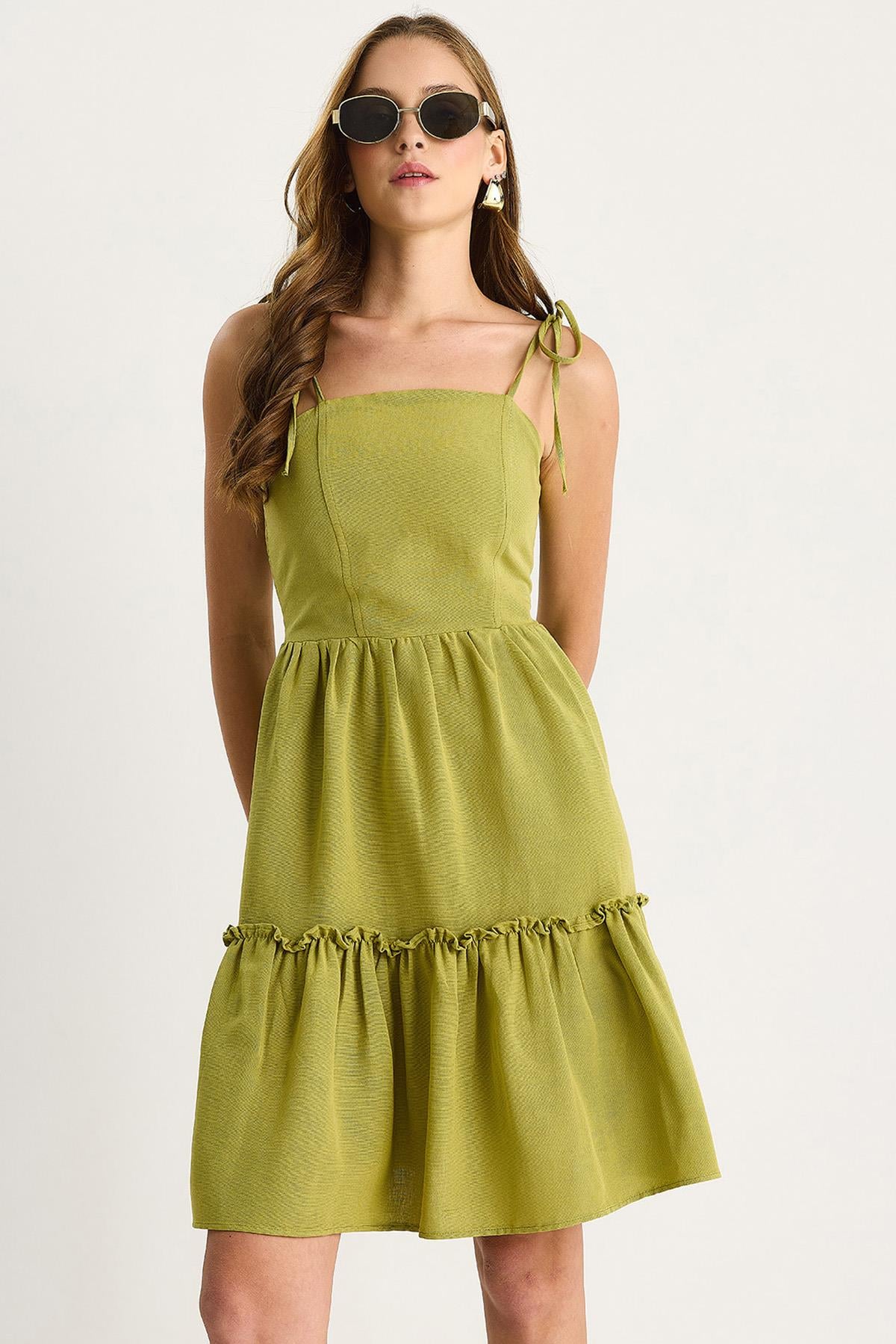 Green‎ Dress