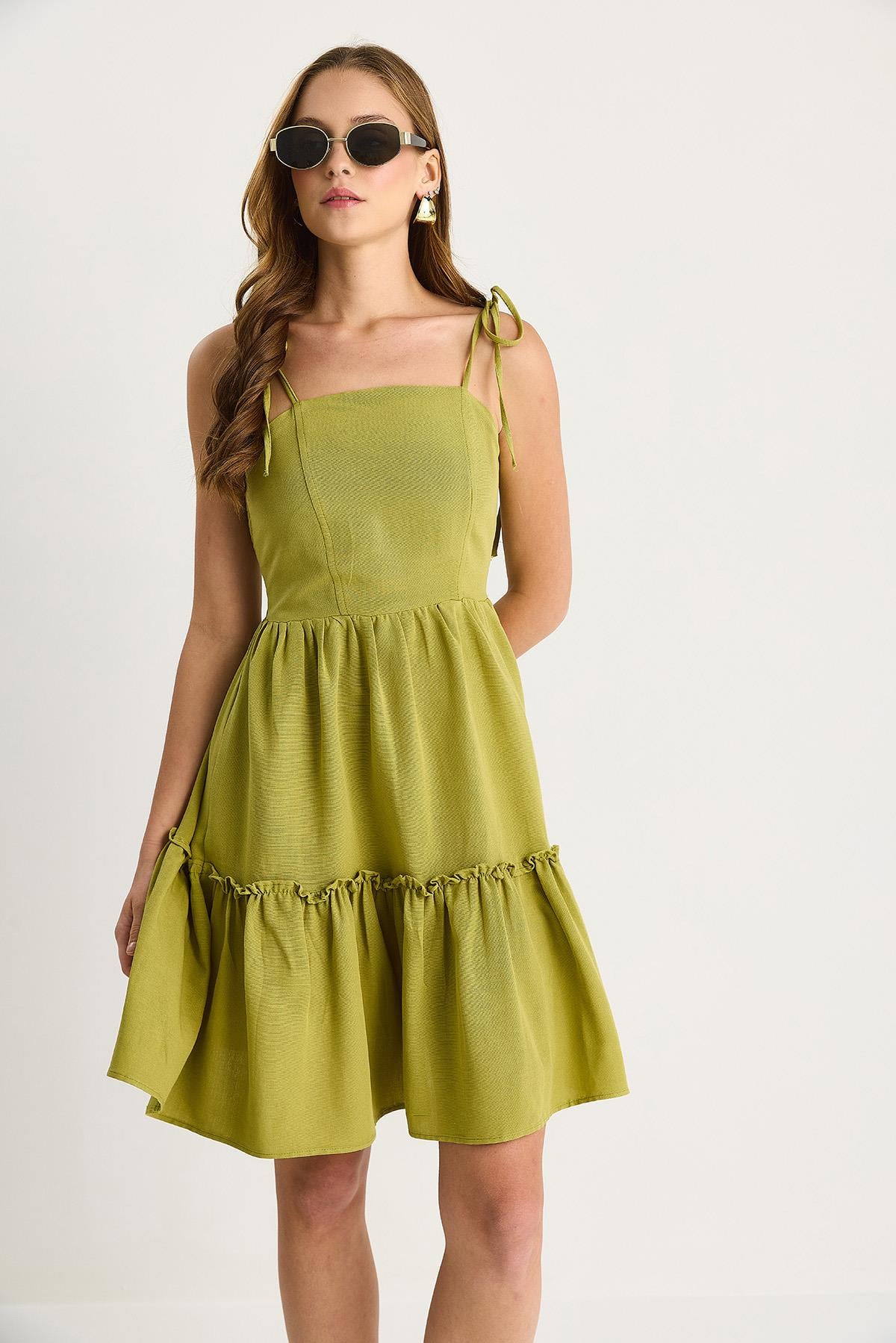 Green‎ Dress