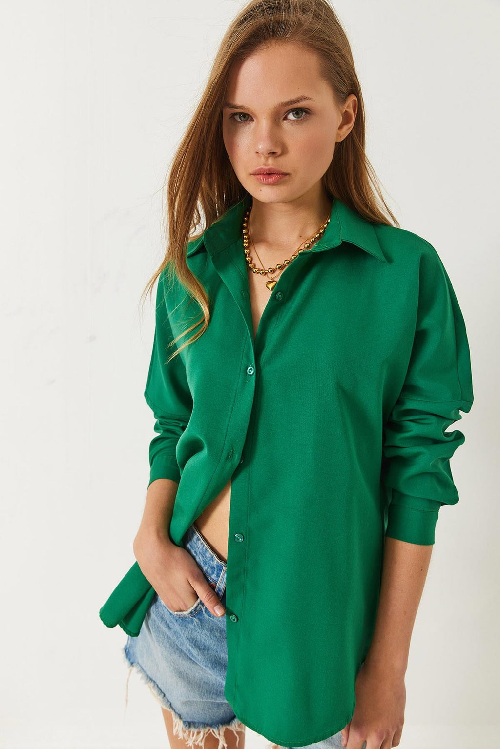 Green‎ Shirt