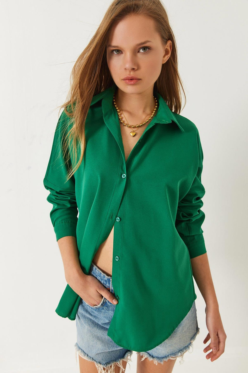 Green‎ Shirt