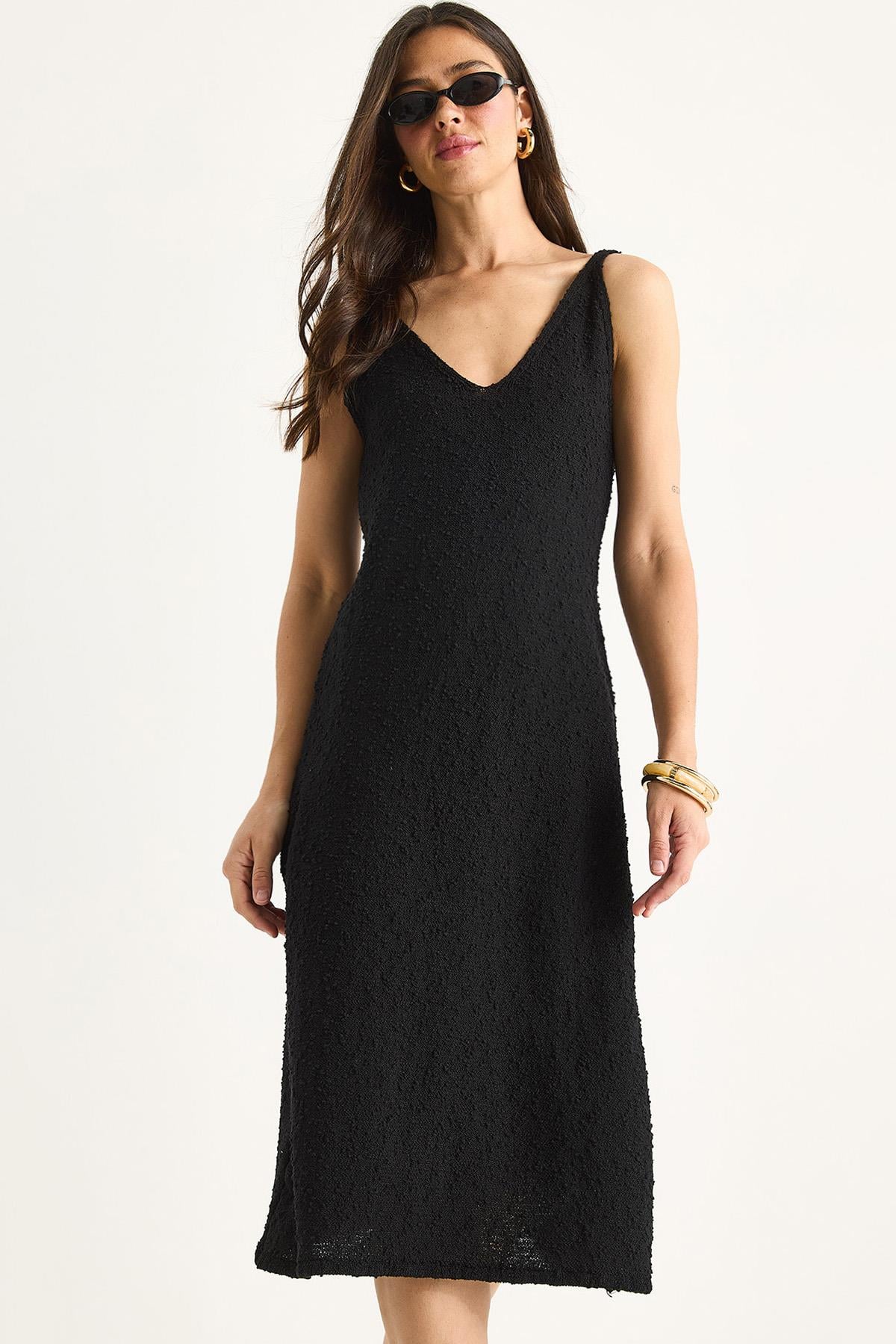 Black‎ Dress