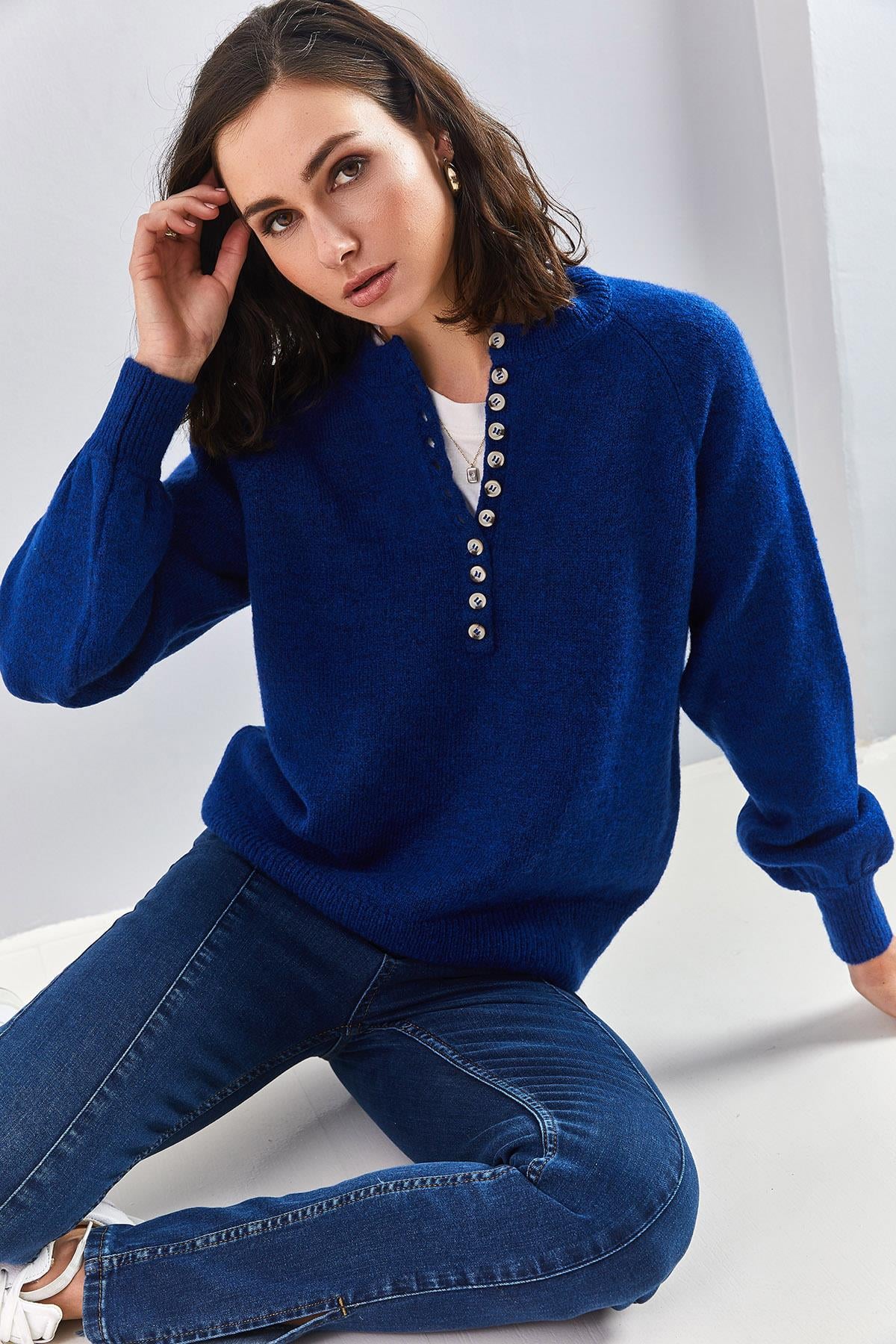 Blue‎ Sweater