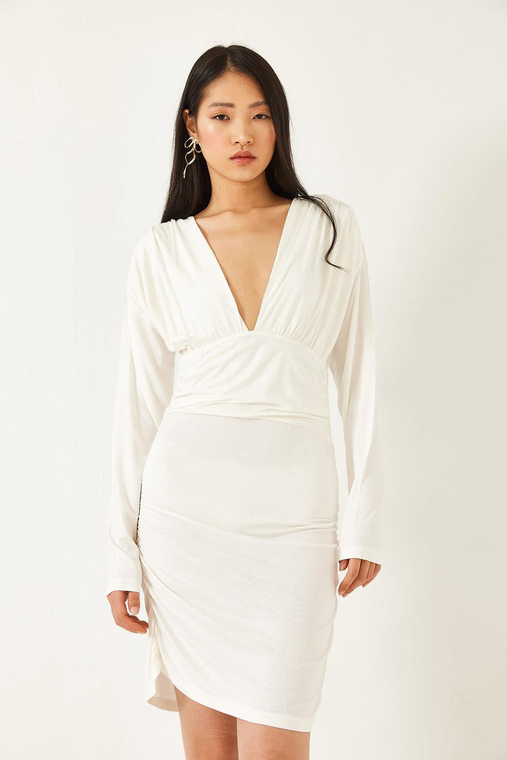 White‎ Dress